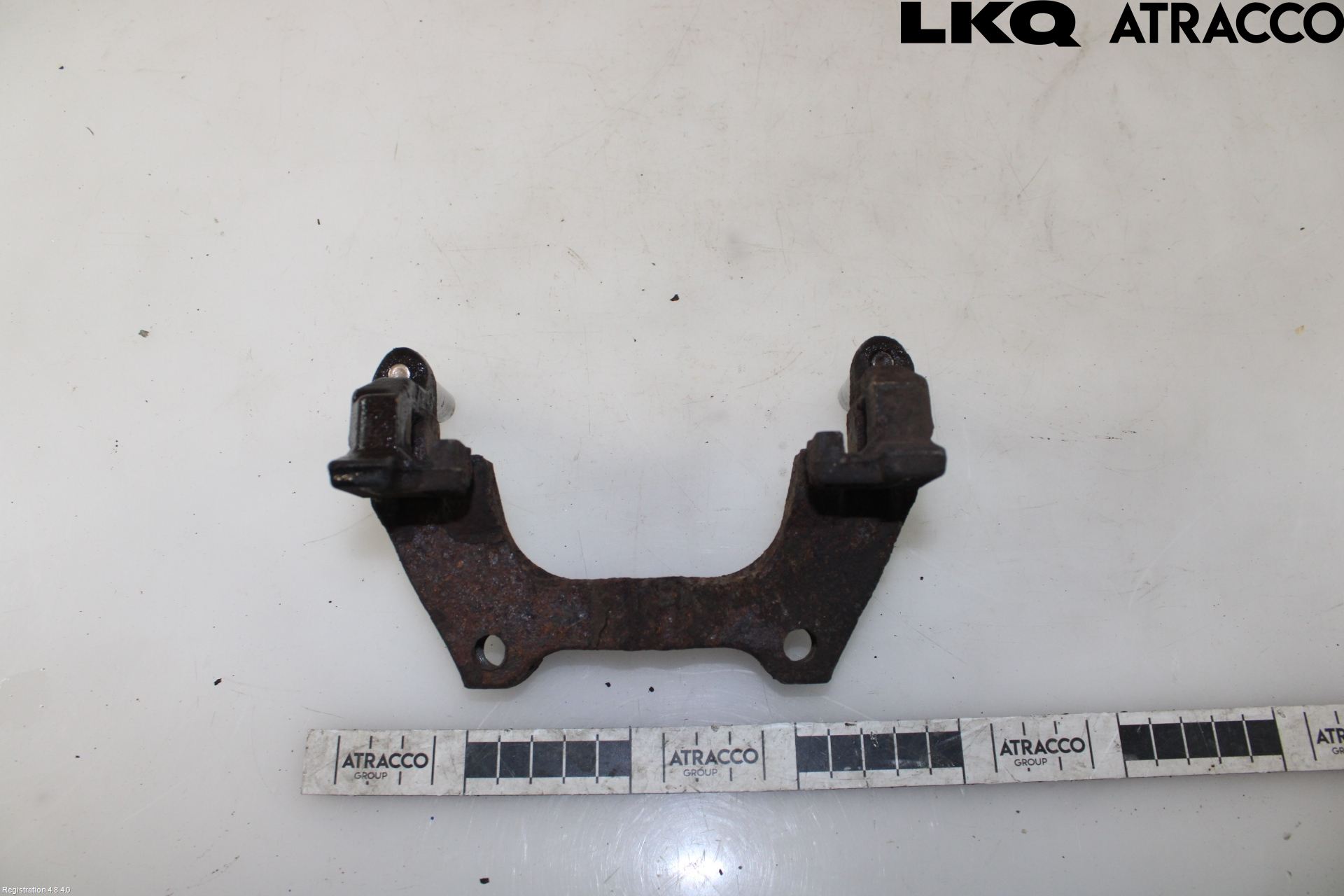 Seat ATECA 16->> Bromsokshållare