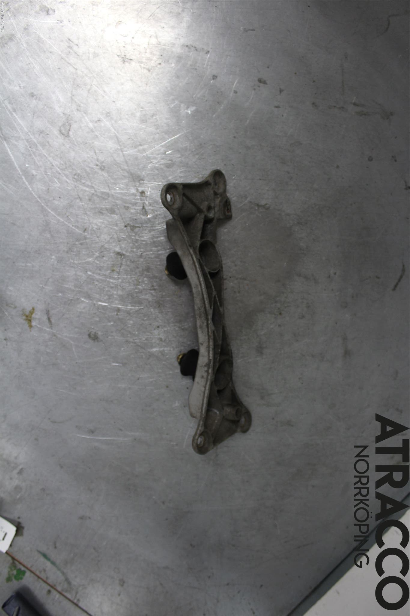 BMW 3 E90/91 SED/TOU 05-12 Växellådsbalk