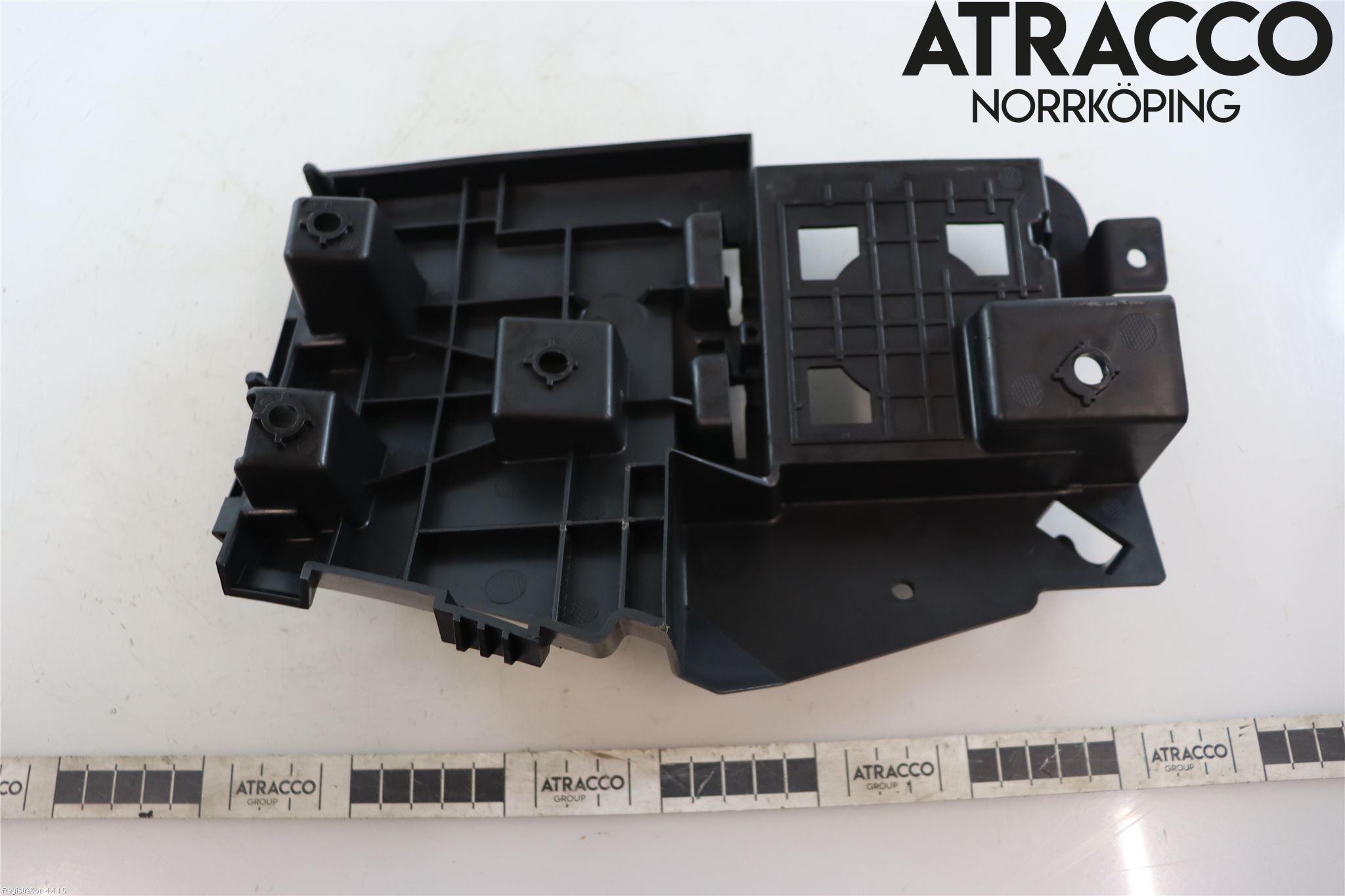 Volvo V60 14-18 Stötfångarfäste Bak Vä