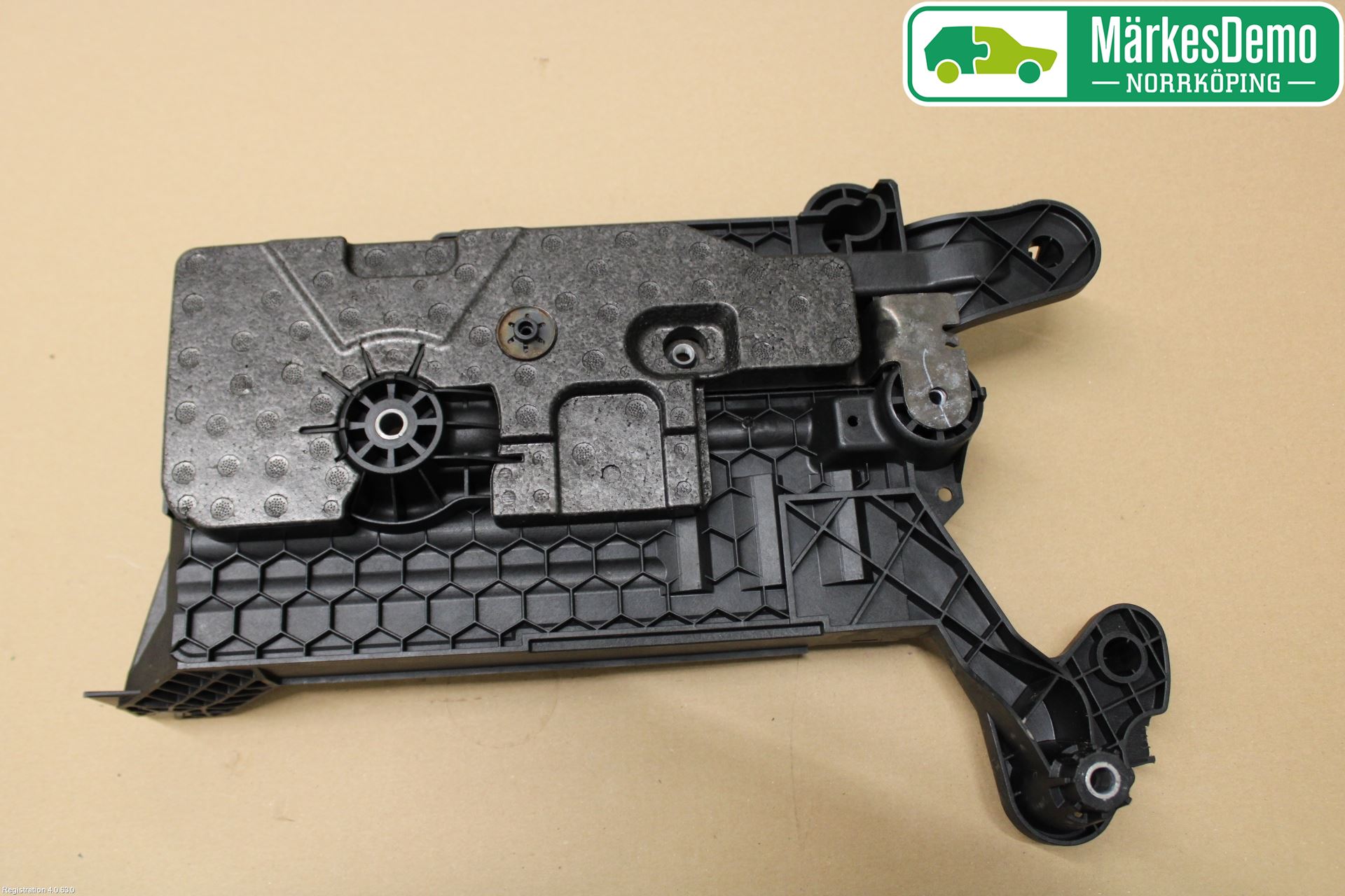 Skoda OCTAVIA (5E) 13-20 Batterilåda-Fäste-Hållare