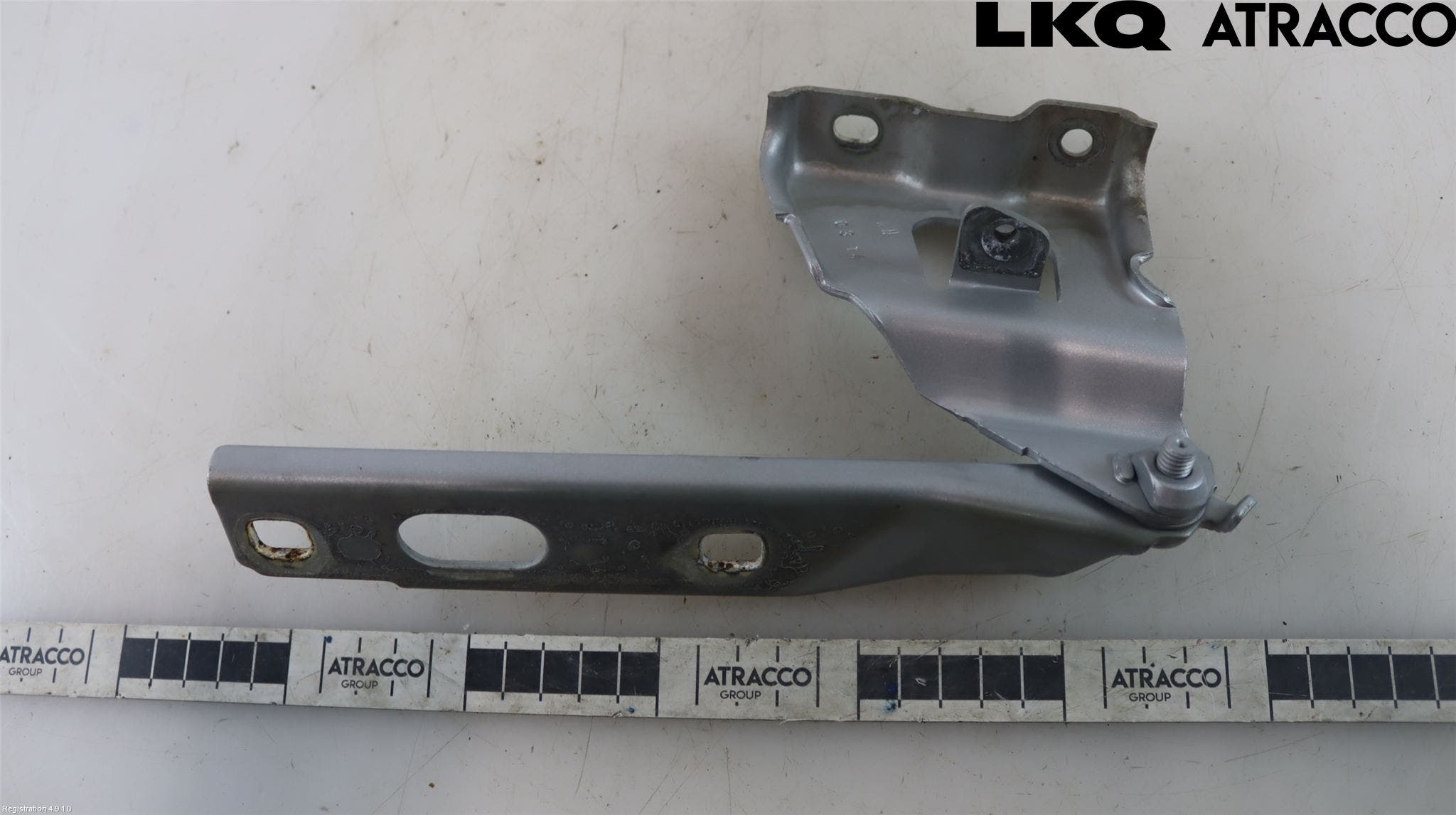 Audi A4 12-15 Huvgångjärn