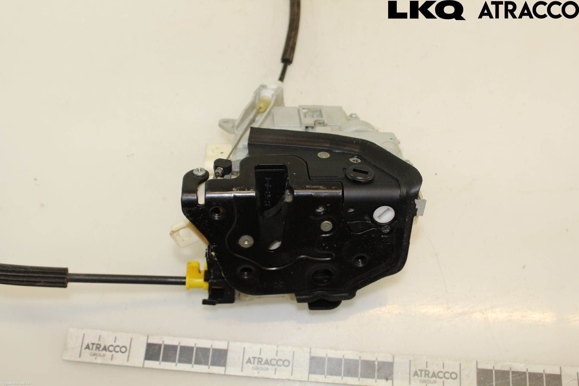 Audi A4 ALLROAD 09-16 Låskista-Dörrlås