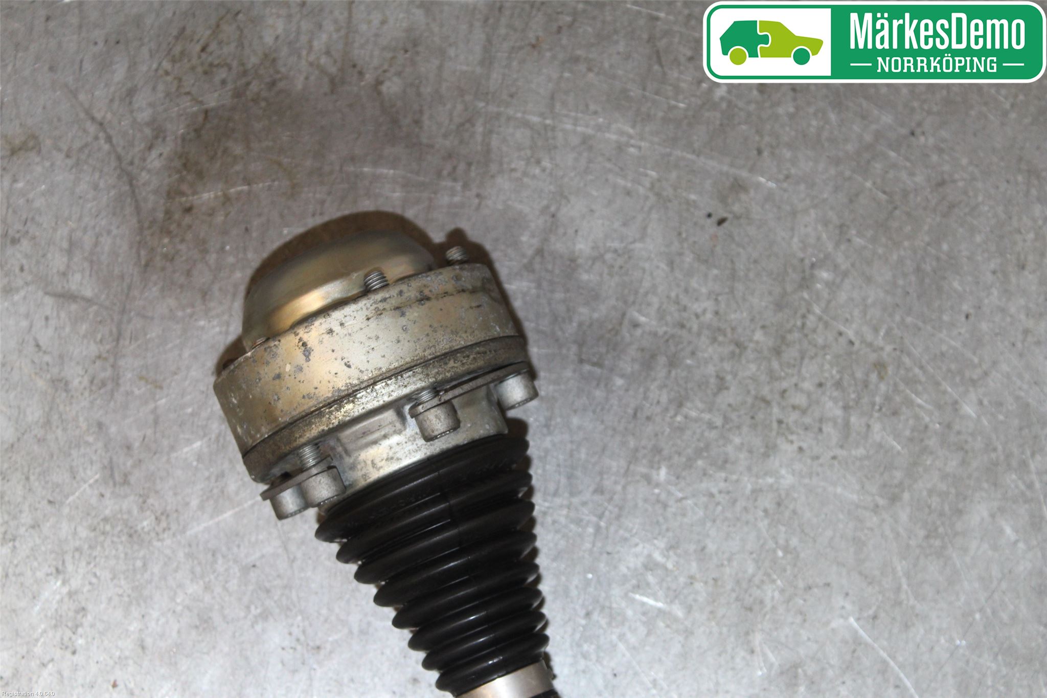 Audi A4/S4 B9 16-19 Drivaxel Bak Vänster