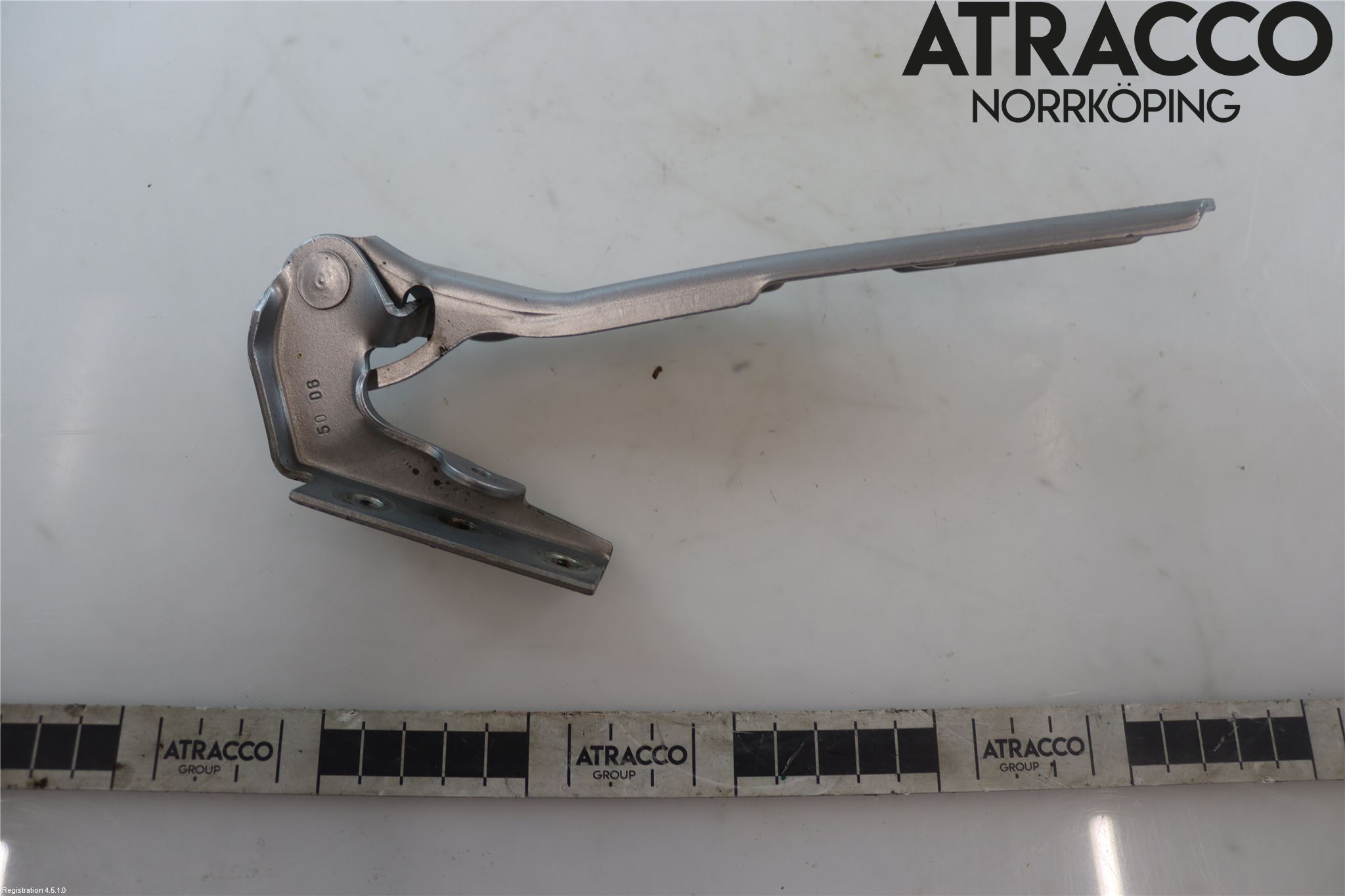 Audi A4/S4 05-07 Huvgångjärn