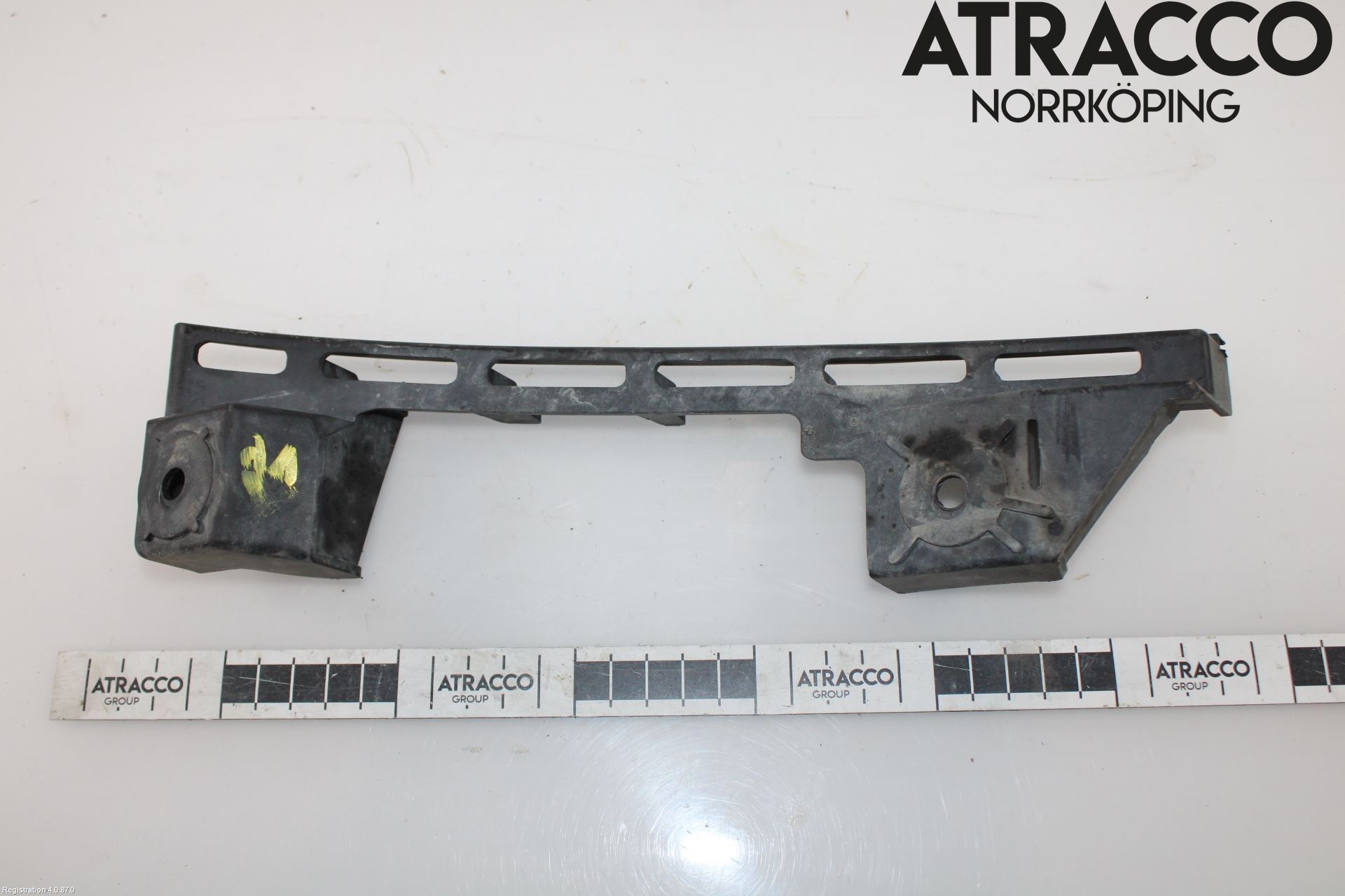 Volkswagen VW CADDY      04-10 Stötfångarfäste Fram Vä