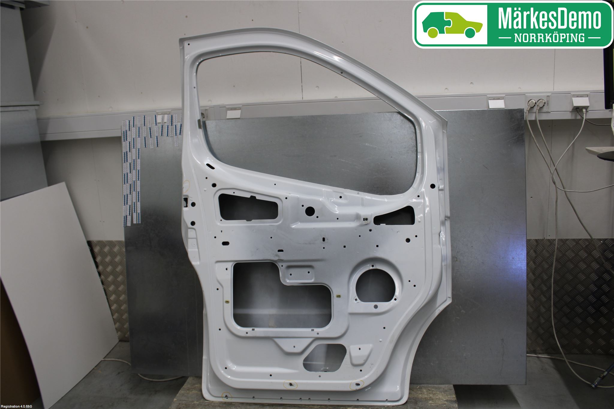 Nissan PRIMASTAR Dörr Fram Vänster