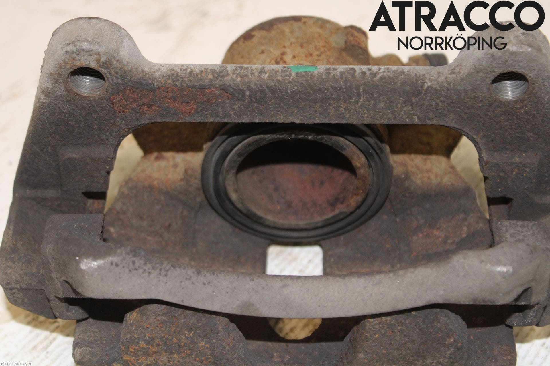 Seat ATECA 16->> Bromsok Fram Höger