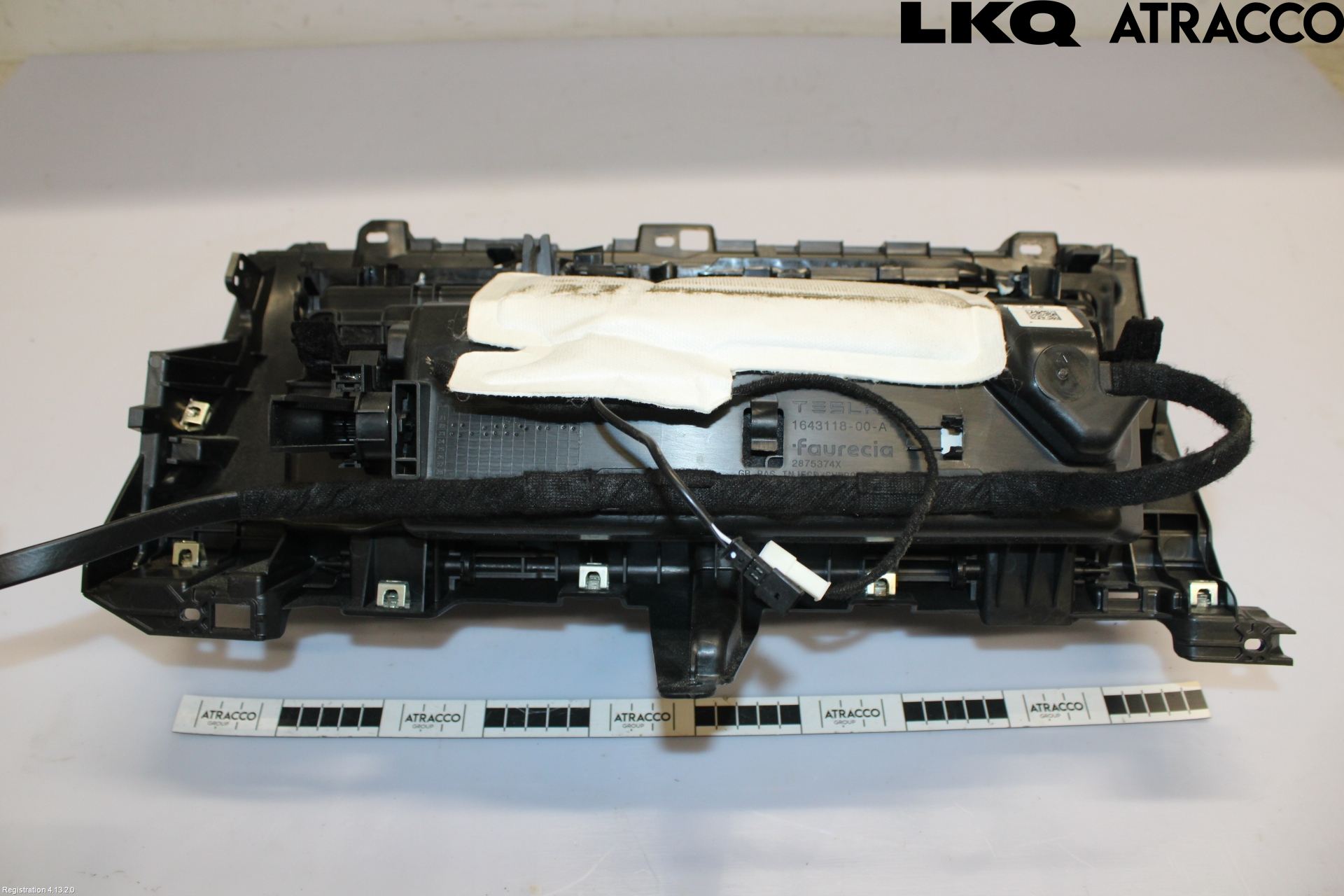 Tesla MODEL Y 21- Handskfack