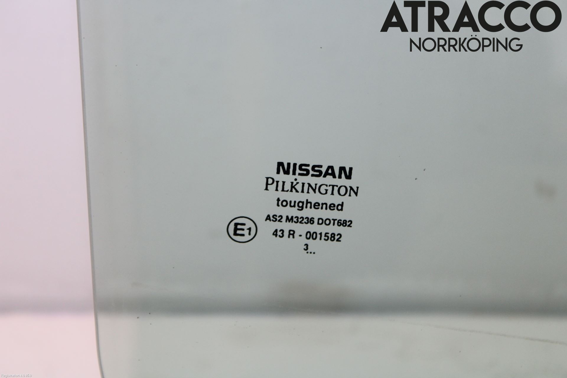 Nissan ALMERA    00-06 Dörruta Bak Höger