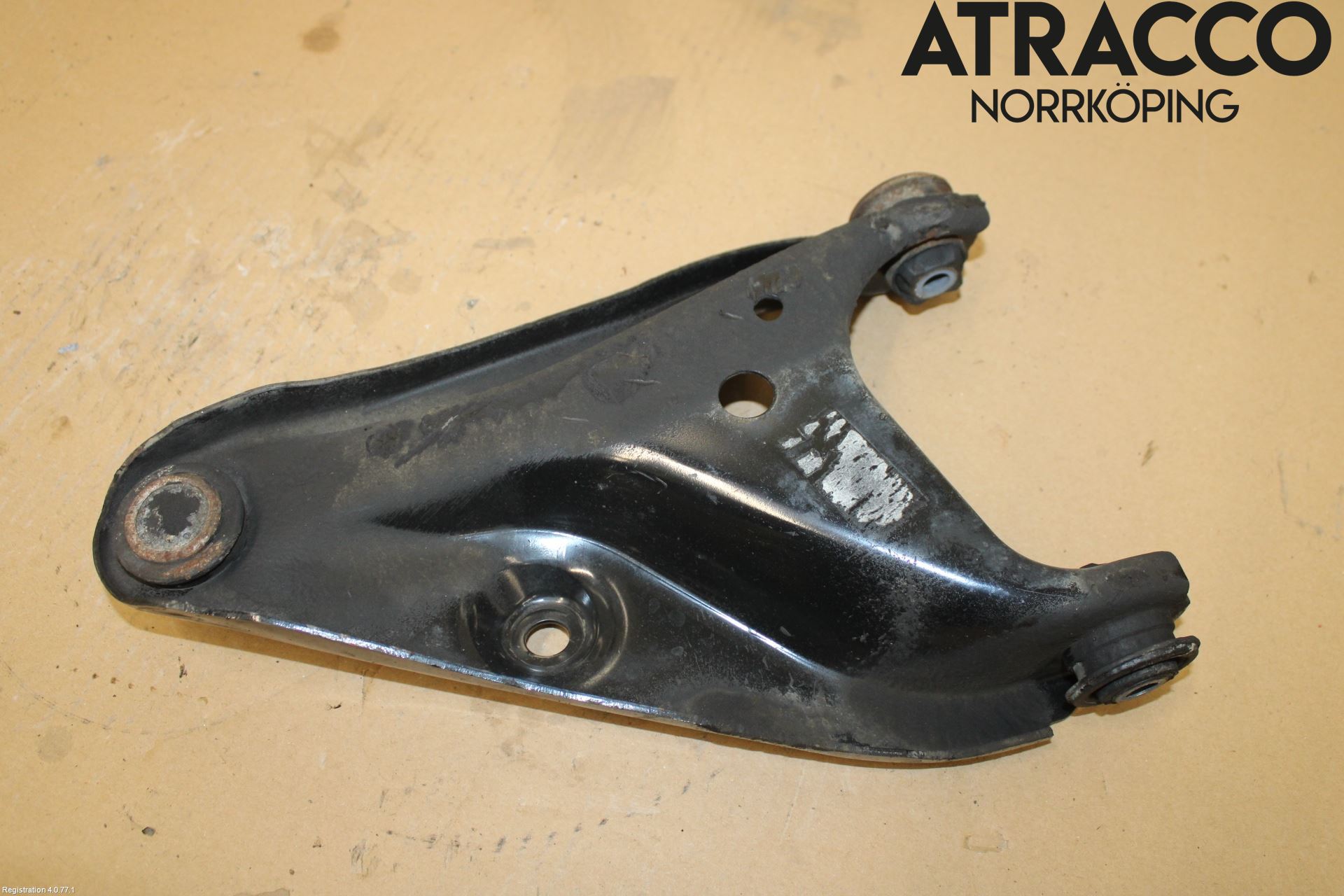 Dacia SANDERO/STEPWAY 13-20 Bärarm Fram Undre Hö