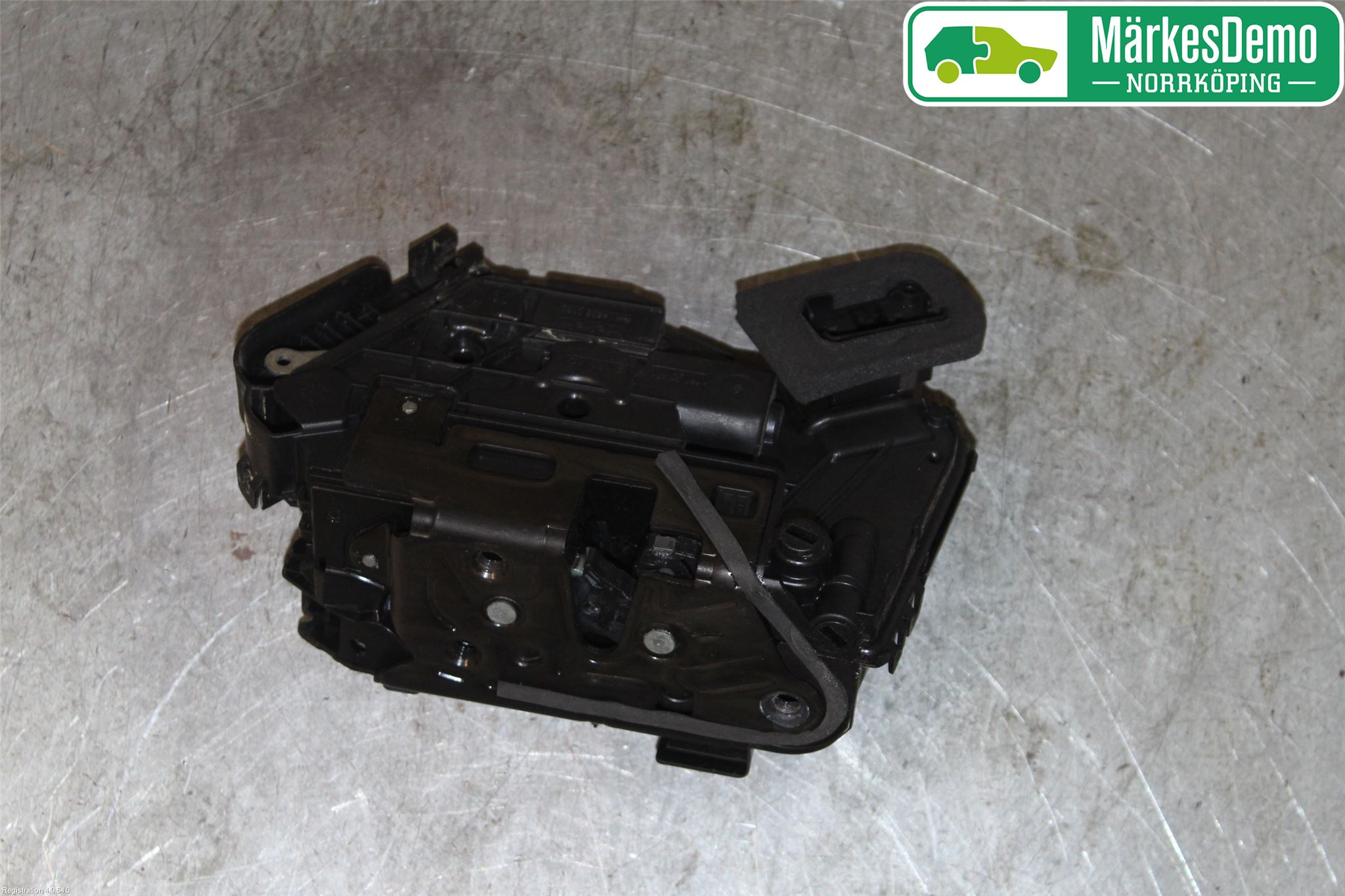 Volkswagen VW GOLF / E-GOLF VII 13-20 Låskista-Dörrlås