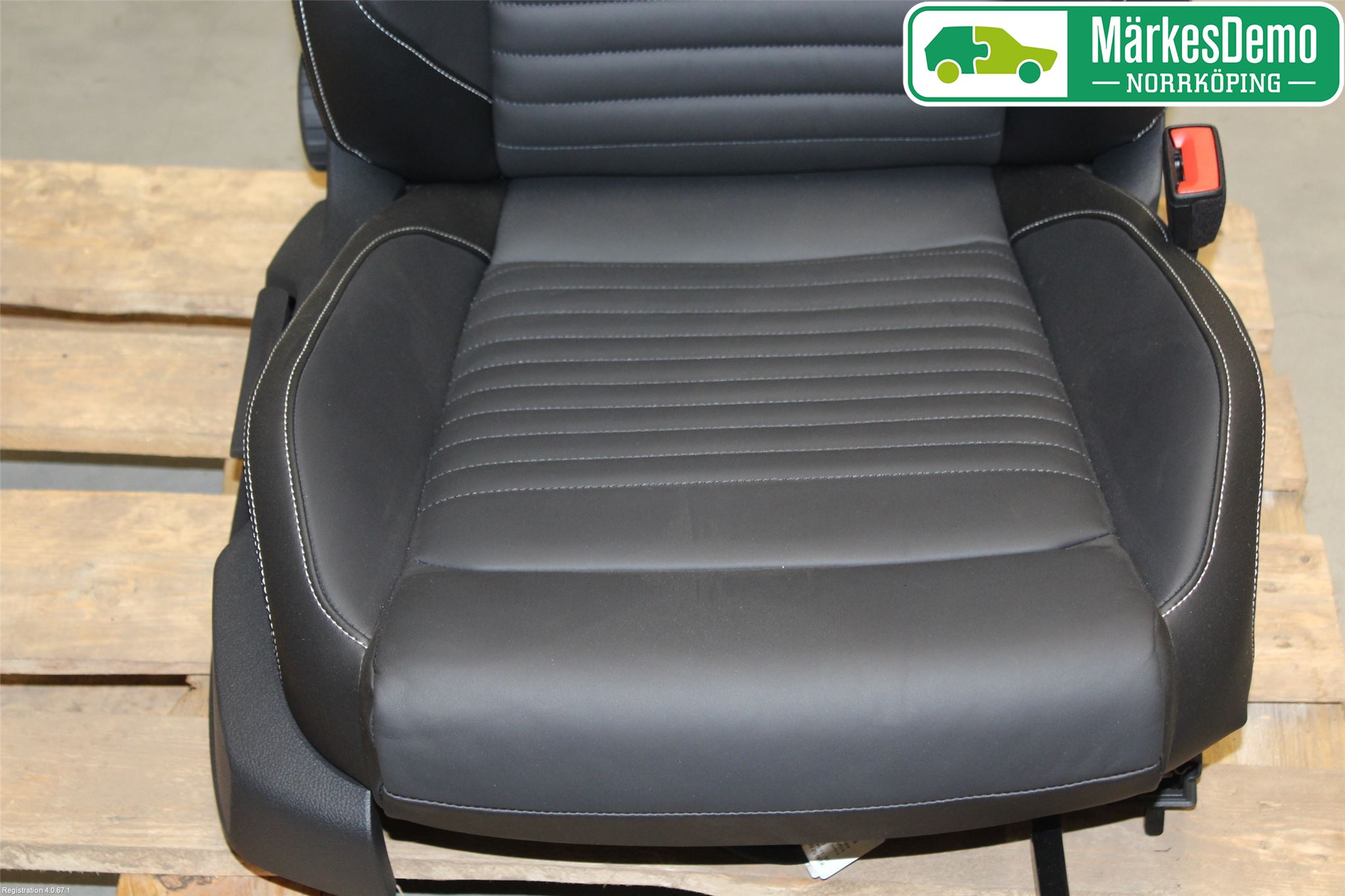 Volkswagen VW PASSAT 20-24 Inredning Stol Fram Hö