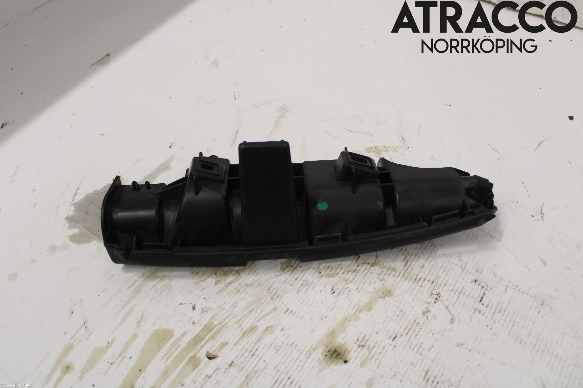 Volvo C30 10-13 Stötfångarfäste Bak Hö