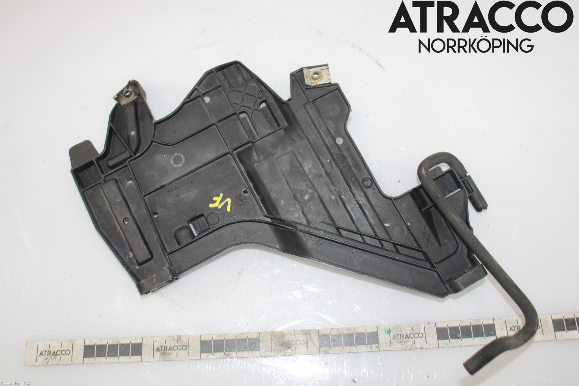 Audi A4/S4 08-11 Strålkast Fästsarg