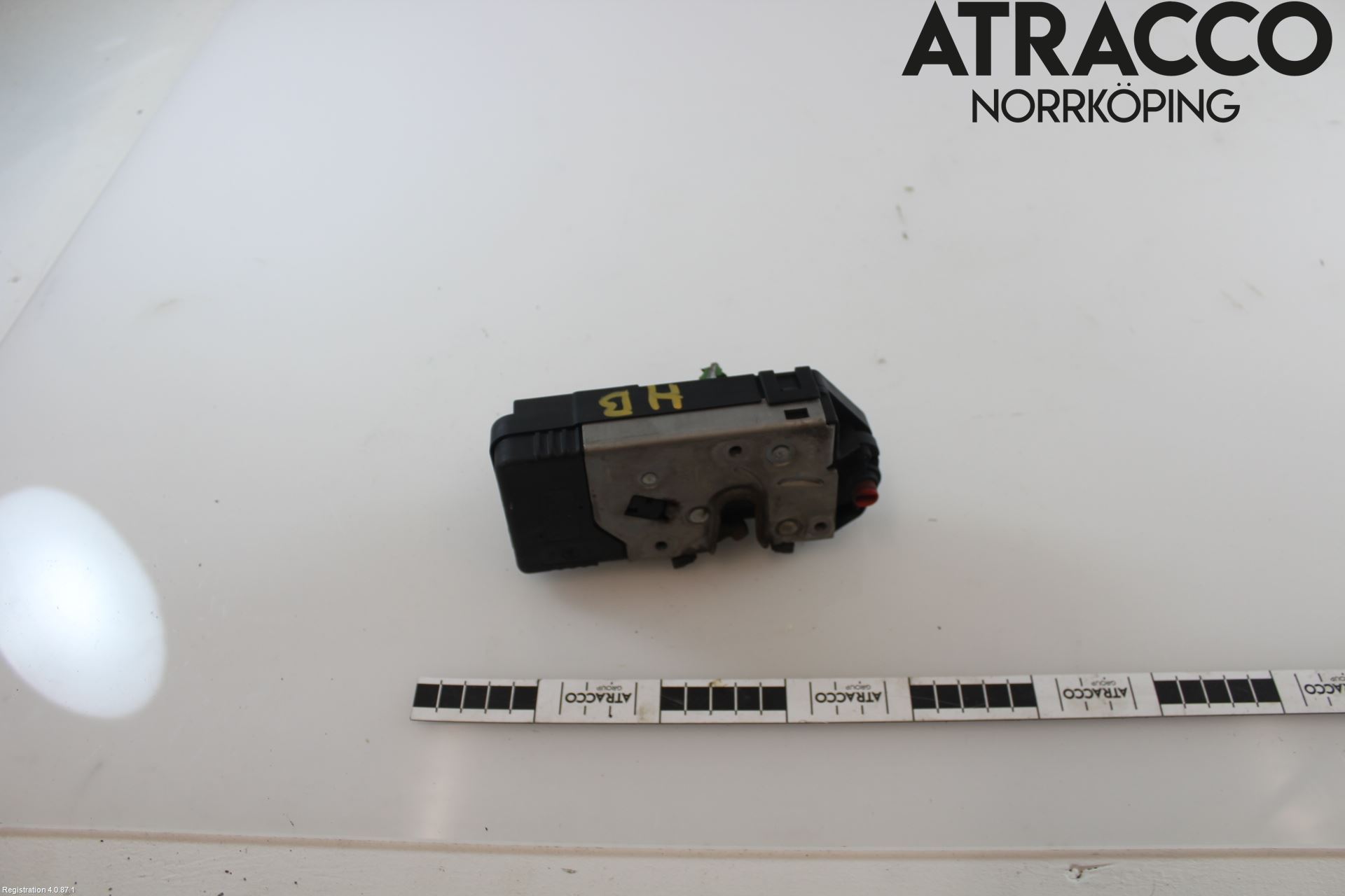 Opel CORSA C    00-06 Låskista-Dörrlås