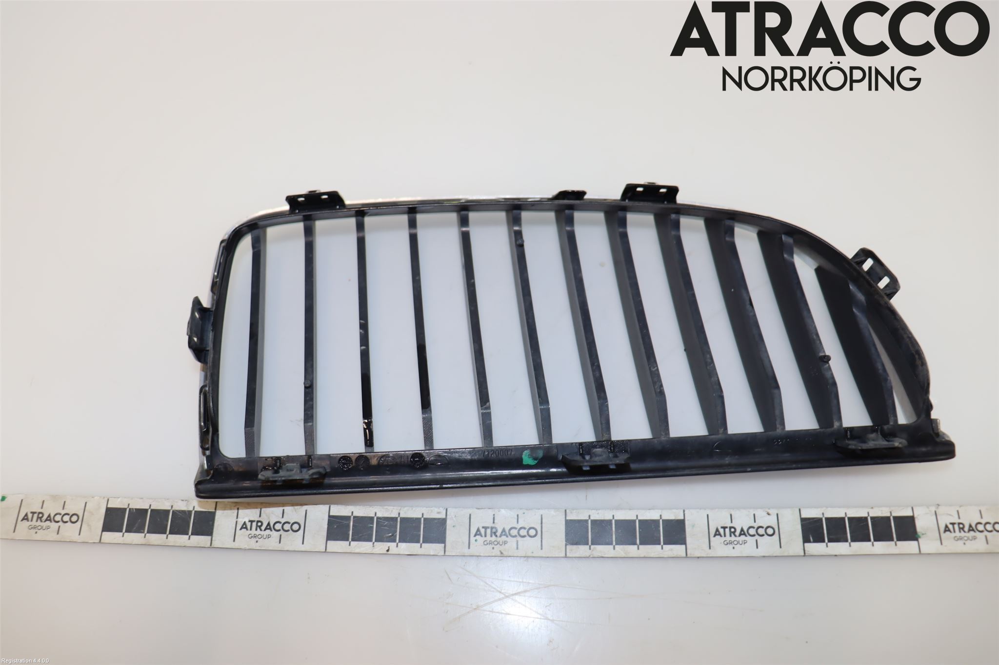 BMW 3 E90/91 SED/TOU 05-12 Grilldel Vänster