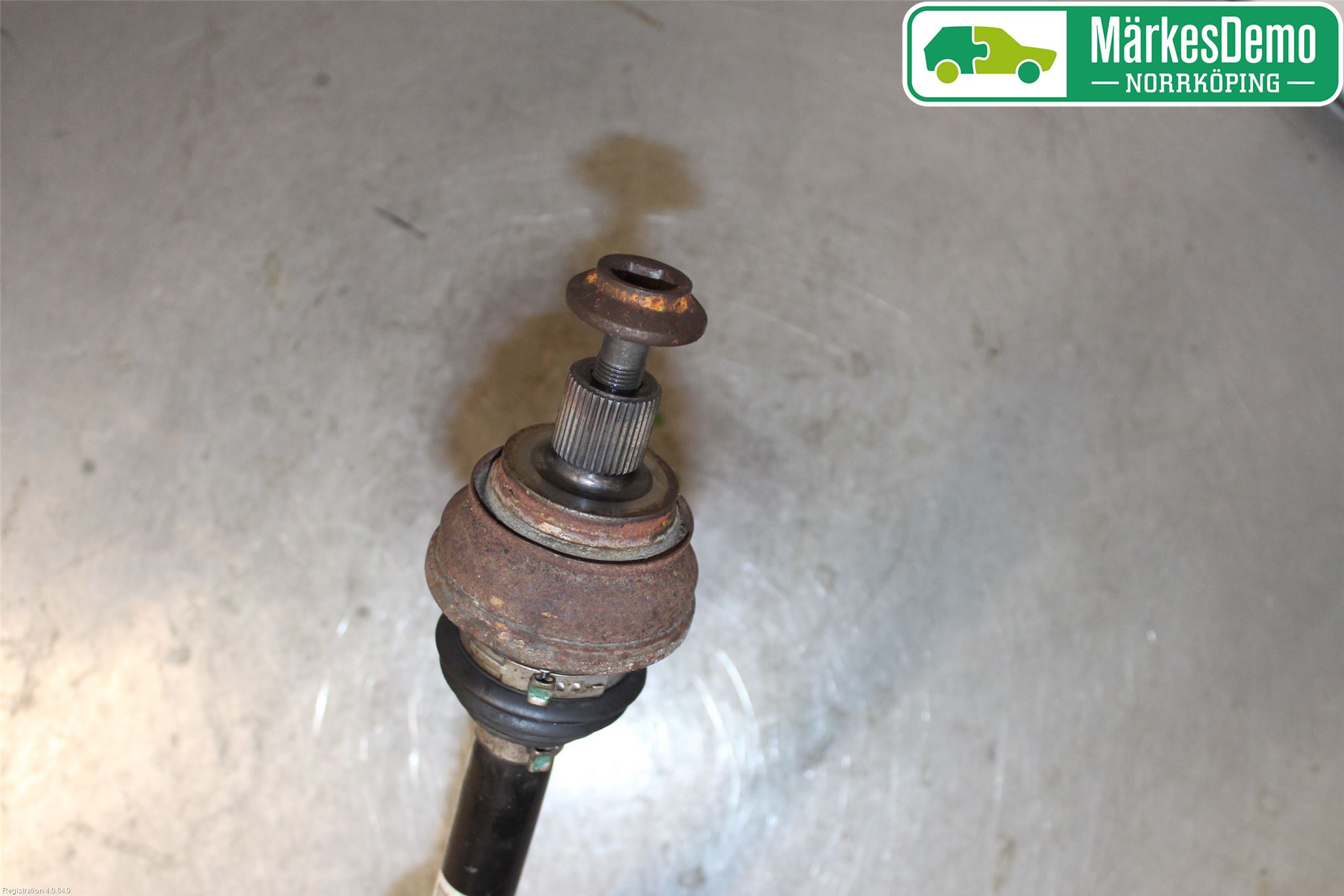Audi A4/S4 B9 16-19 Drivaxel Bak Vänster