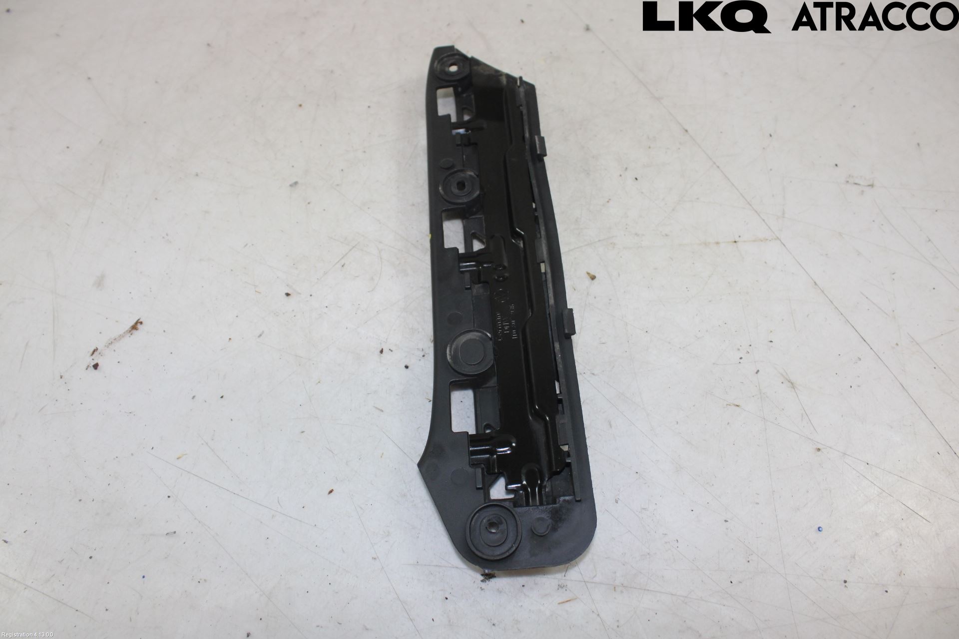Volkswagen VW CADDY      04-10 Stötfångarfäste Fram Hö