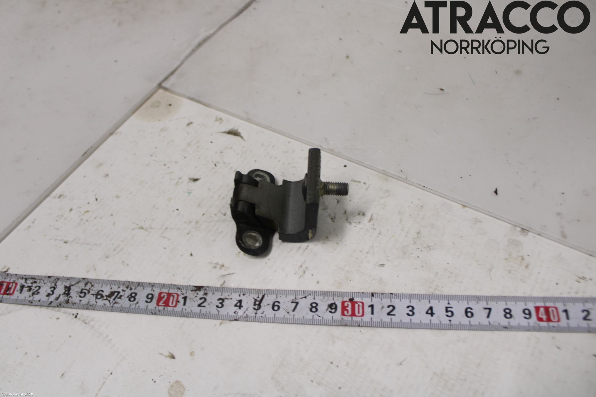 Seat LEON 06-12 Bakluckegångjärn Hö