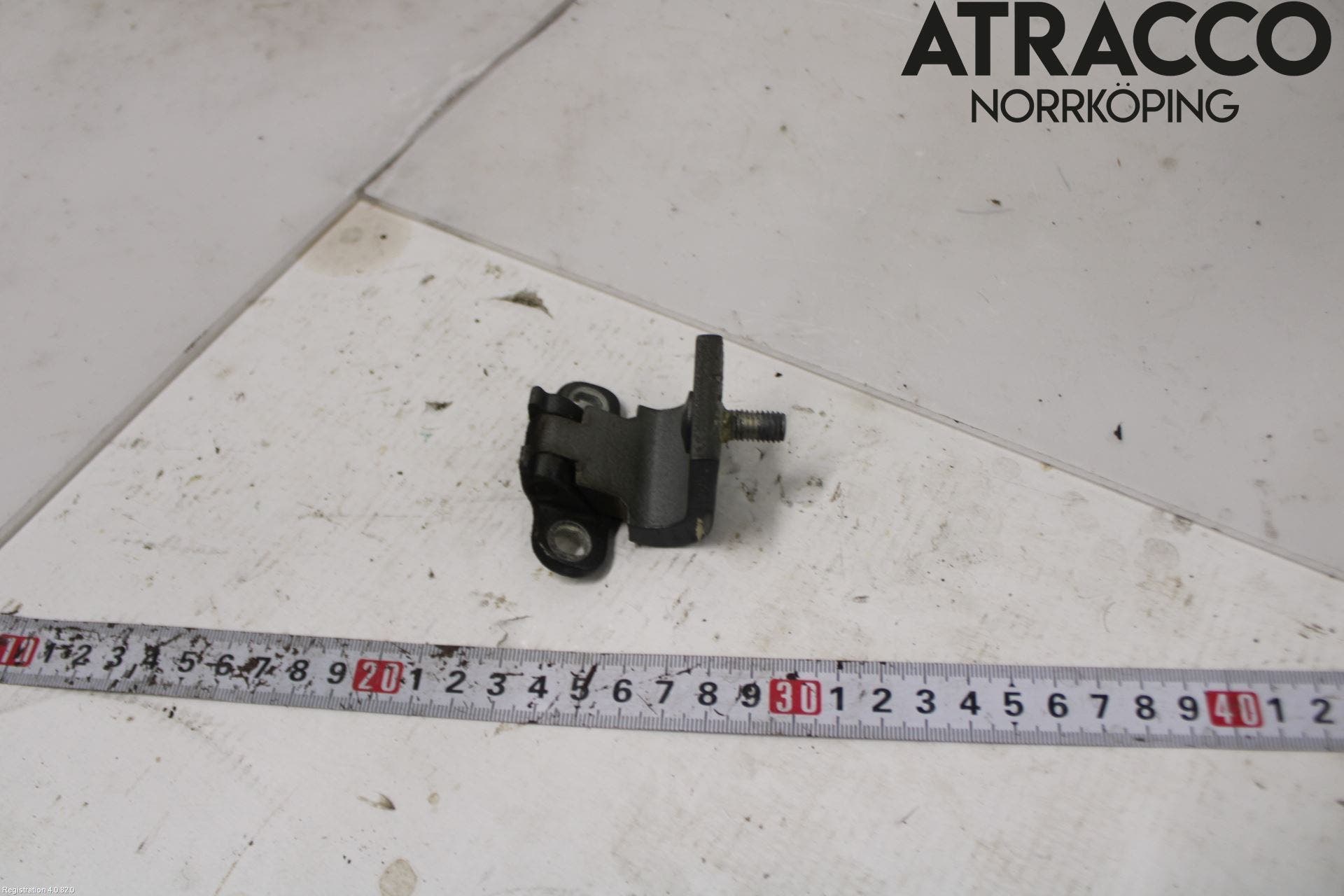 Seat LEON 06-12 Bakluckegångjärn Hö