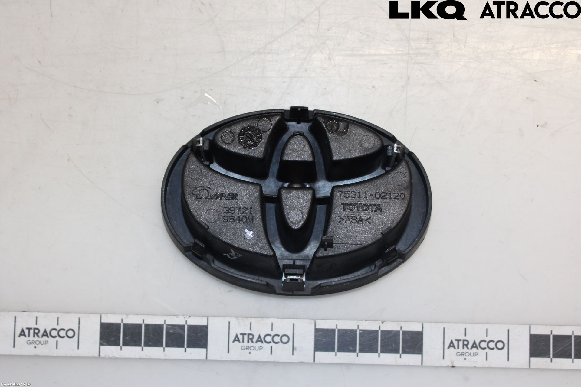 Toyota COROLLA 02-07 Emblem