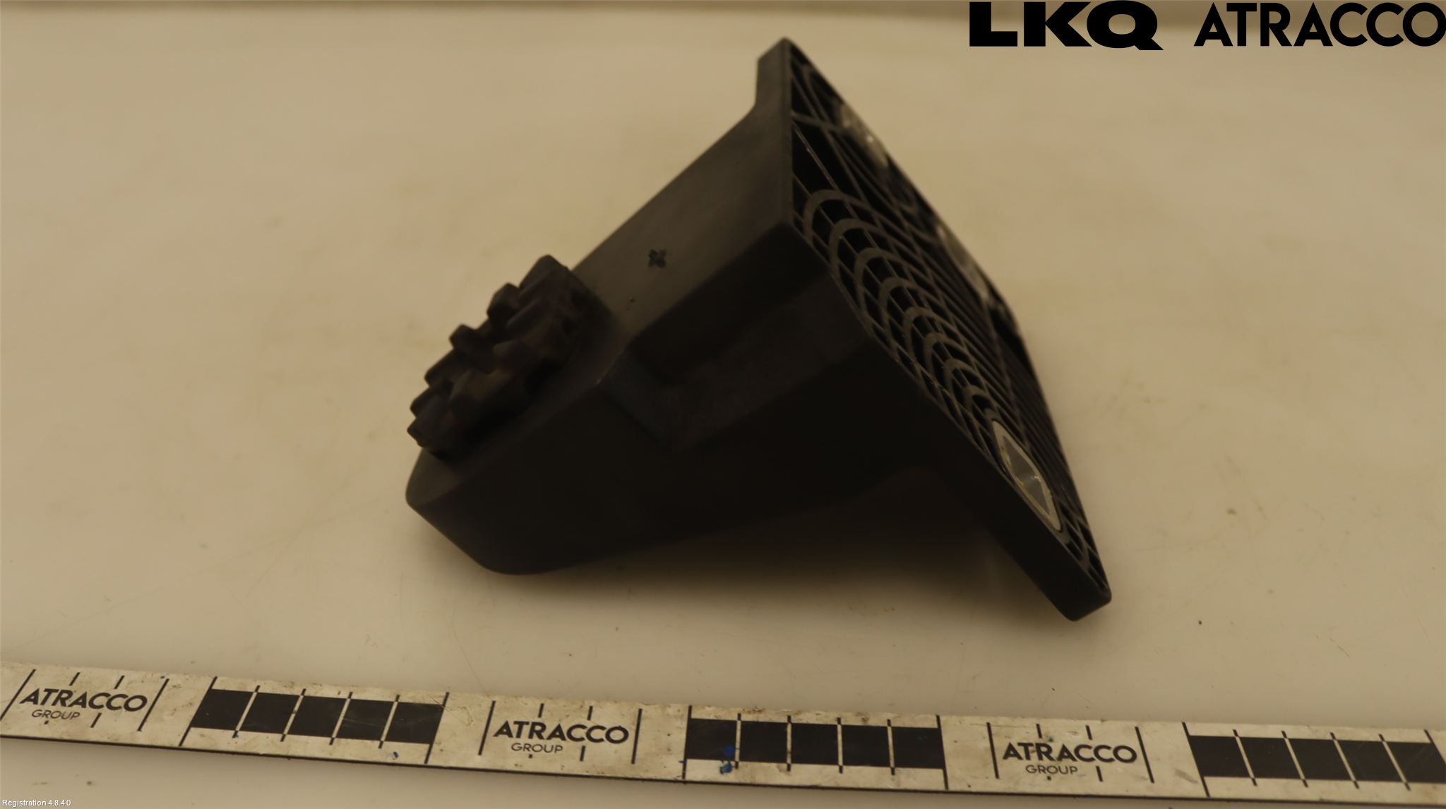 Skoda ENYAQ iV 21- Kylarfäste-Ram-Balk