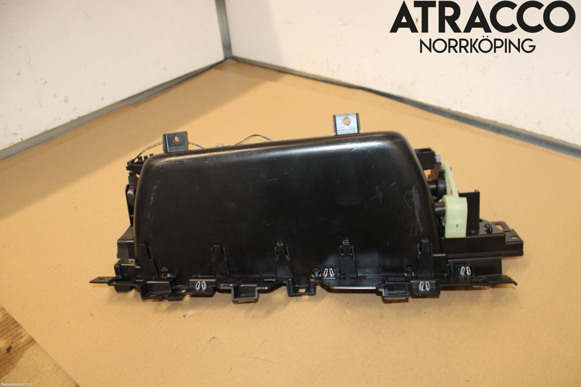 Dodge PICK UP RAM 81- Handskfack