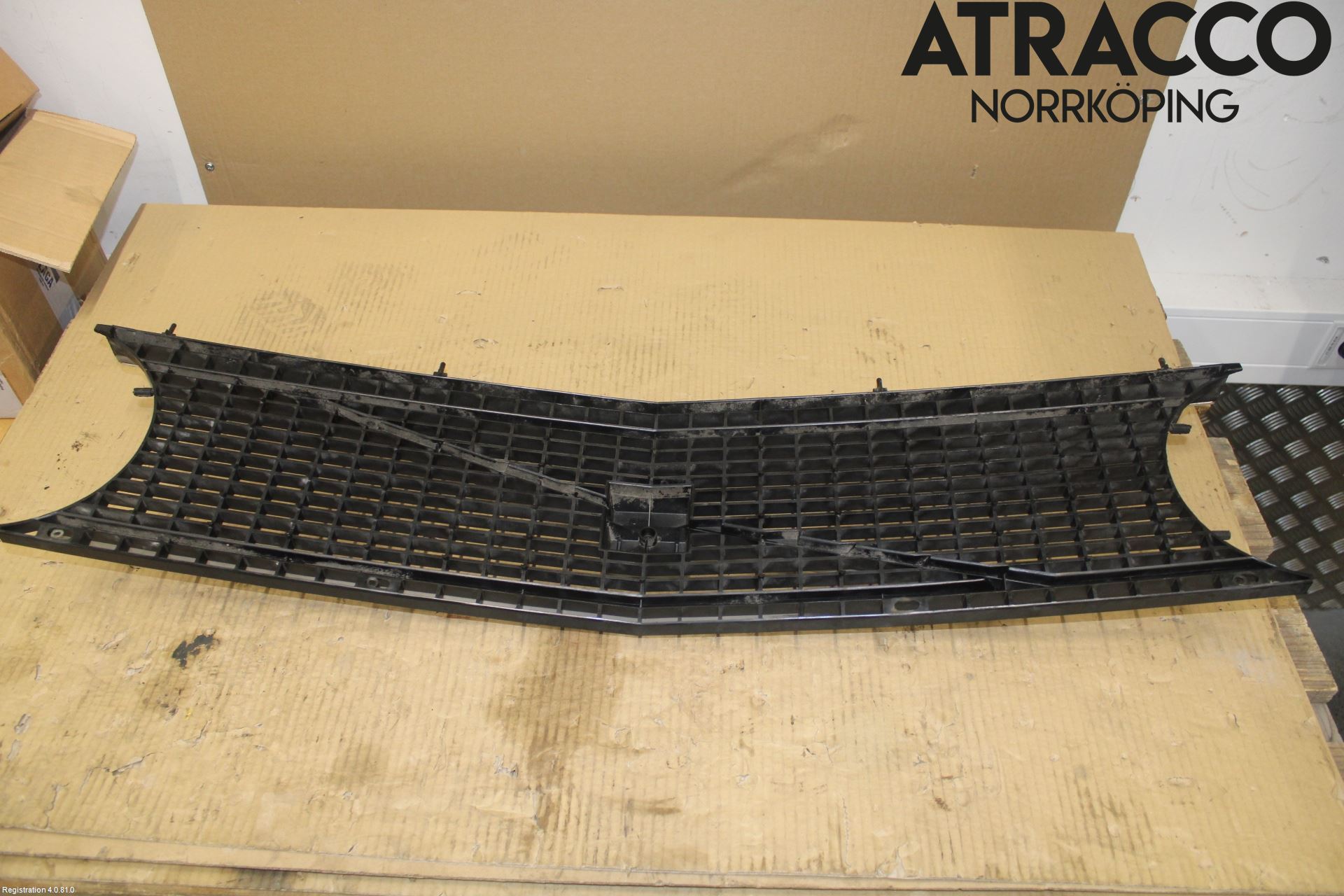 Volvo 140      67-75 Grill Komp