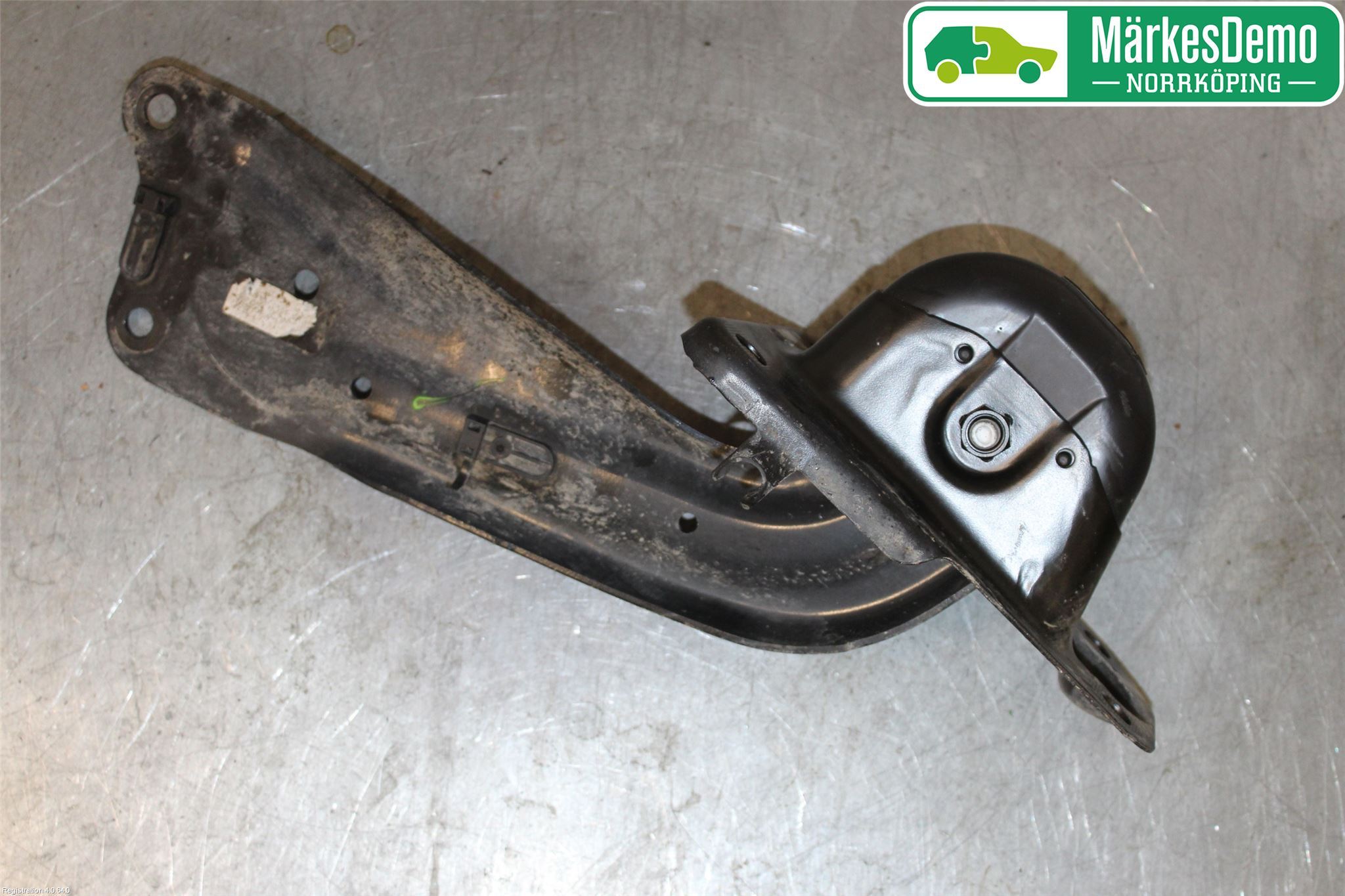 Volkswagen VW PASSAT 15-19 Bärarm Bak Höger
