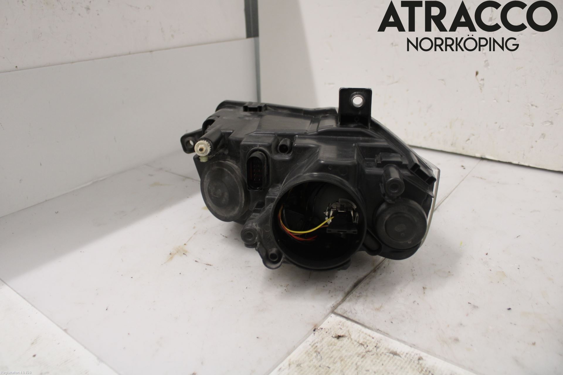 Volkswagen VW PASSAT 05-11 Strålkastare Vänster