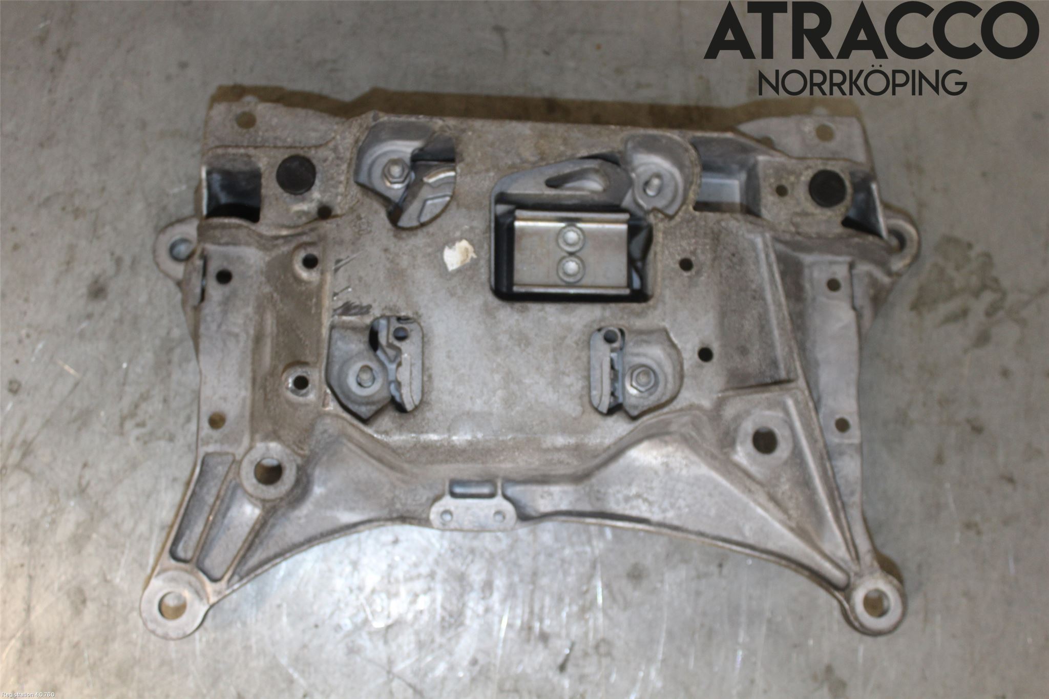 Audi A6 F2/C8 19- Växellådsbalk