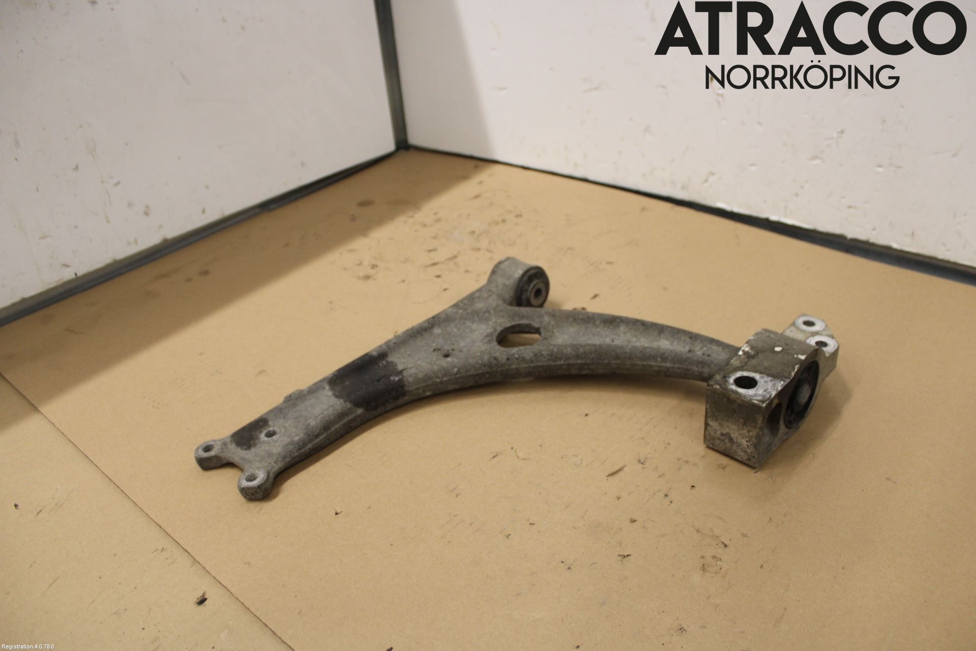 Volkswagen VW PASSAT 05-11 Bärarm Fram Undre Vä