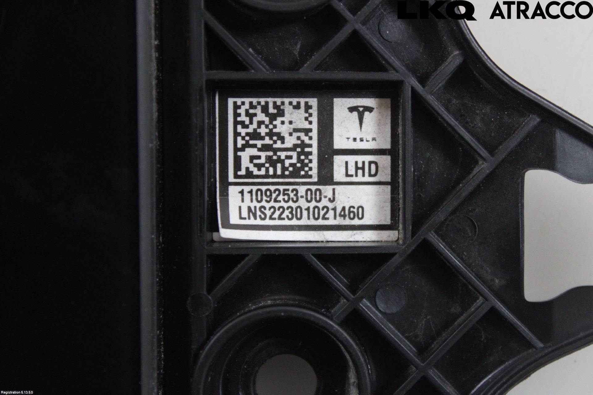 Tesla MODEL 3 17- Dörr Dekorlist Fram Vä