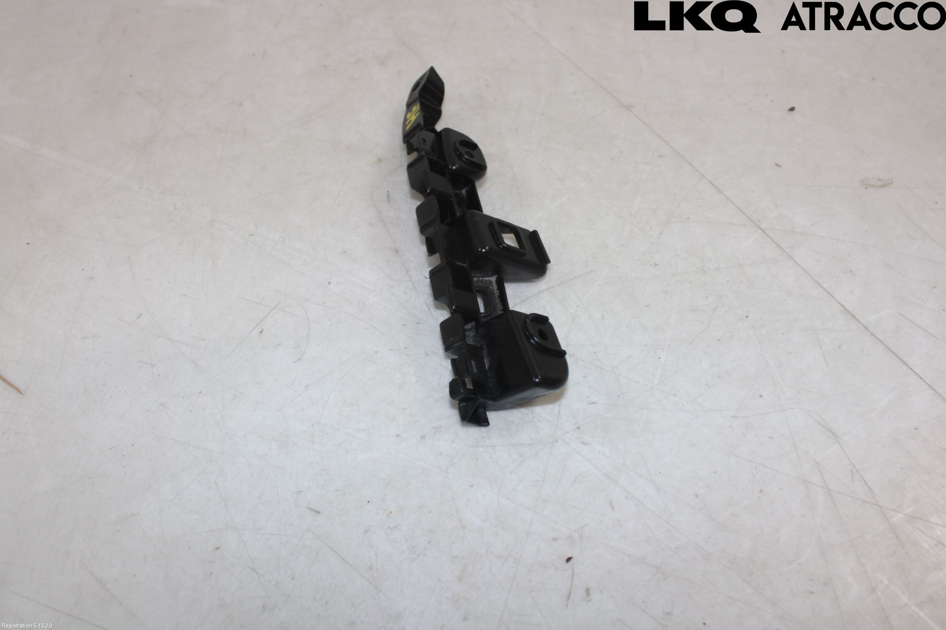 Volkswagen VW PASSAT 11-14 Stötfångarfäste Fram Hö