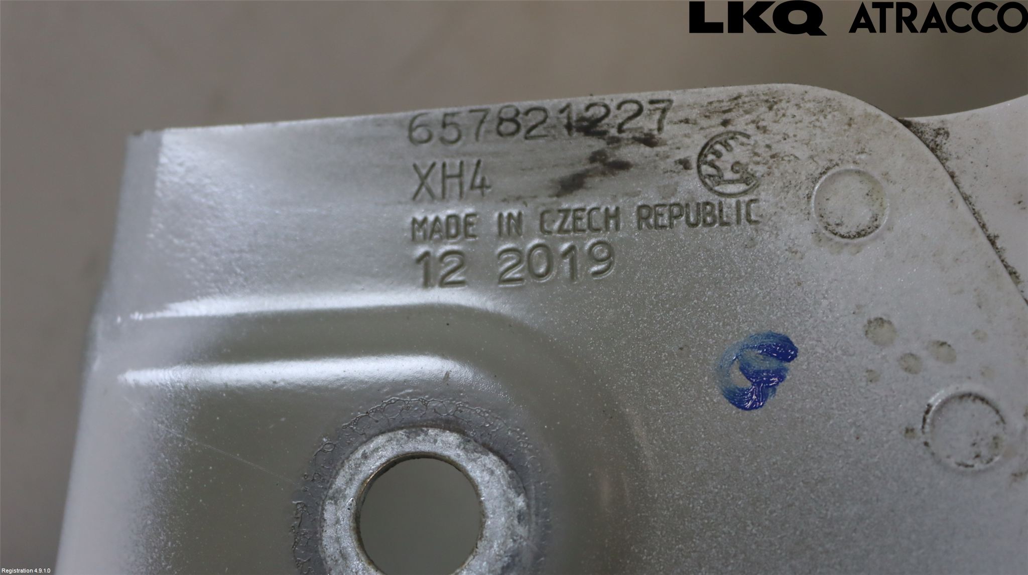 Skoda SCALA 19- Skärmfäste Fram Vä