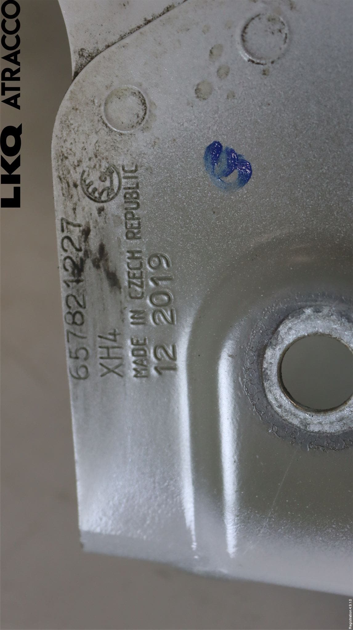 Skoda SCALA 19- Skärmfäste Fram Vä