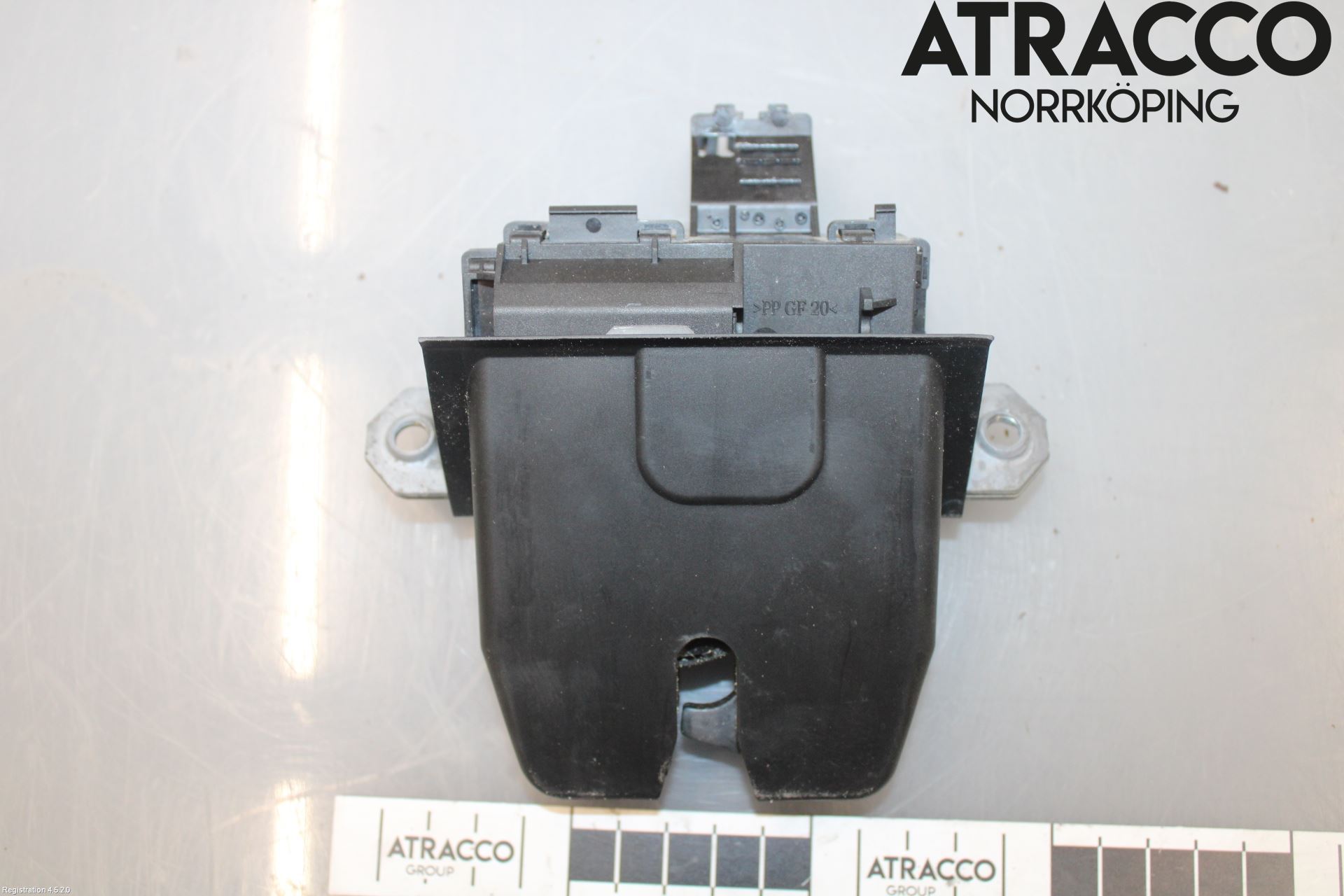 Ford FOCUS 15-18 Låskista Baklucka