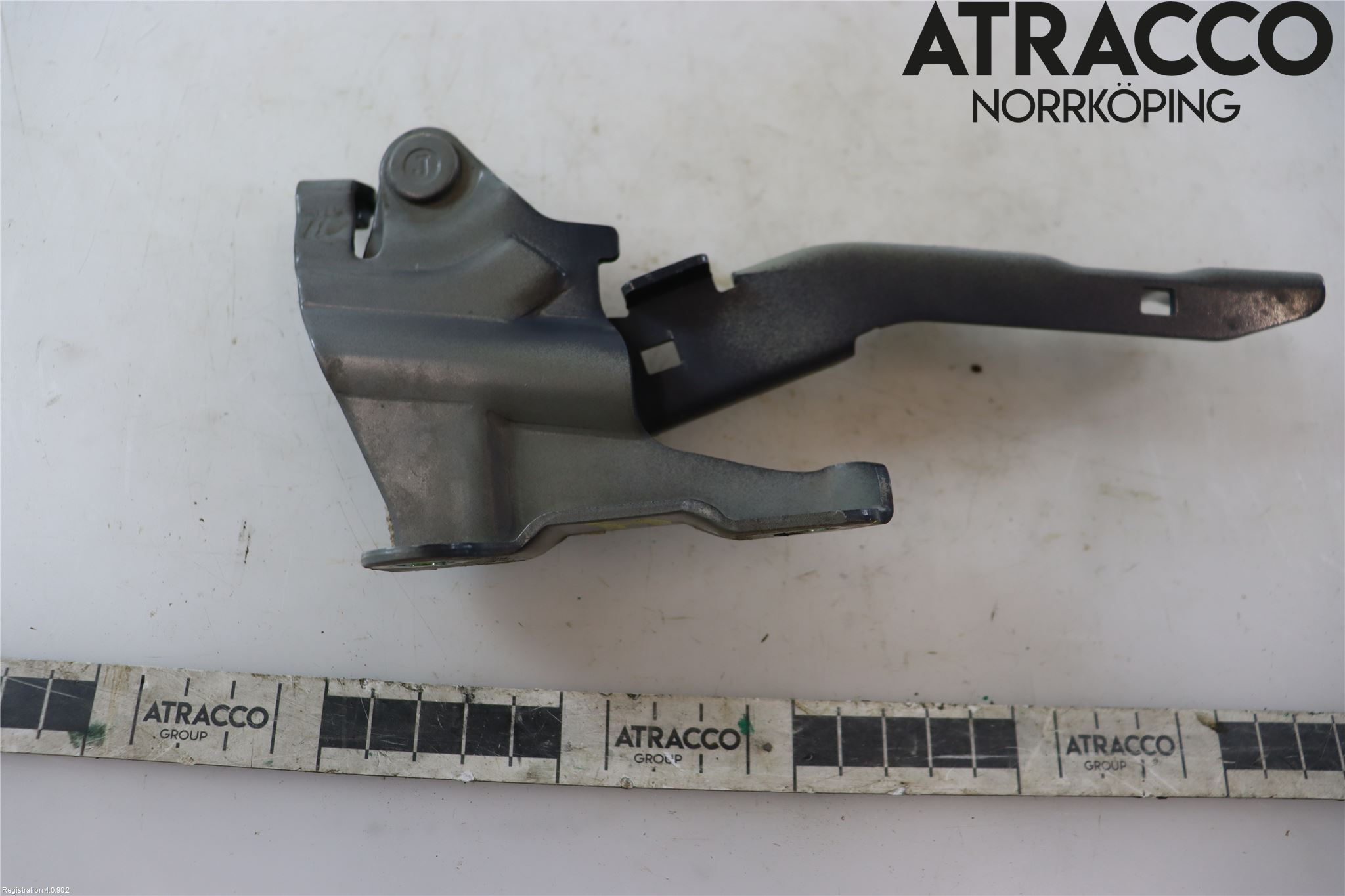 Kia CEED 06-12 Huvgångjärn