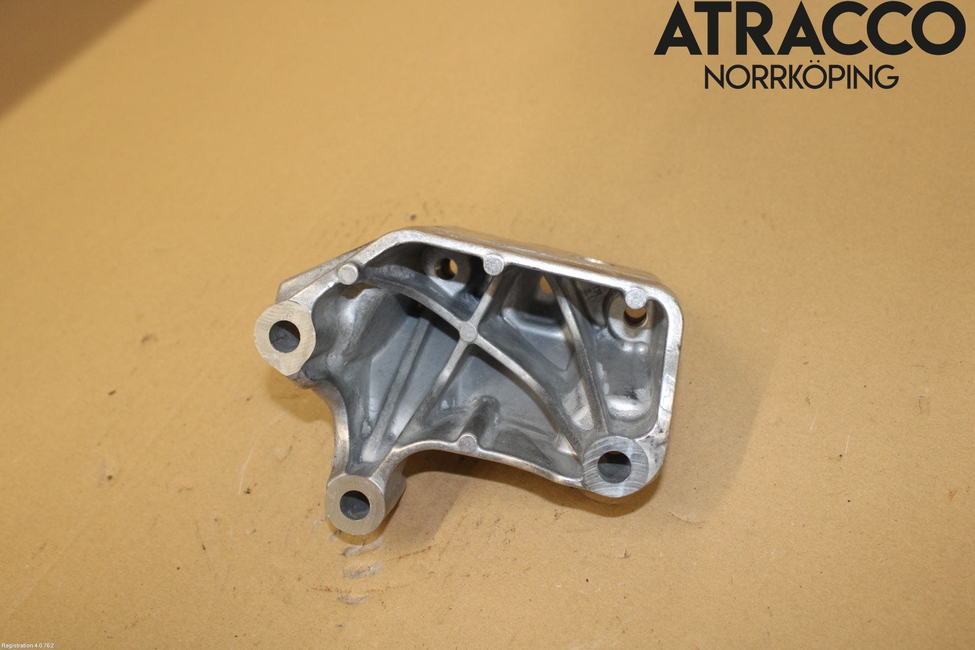 Volkswagen VW T-CROSS 19- Växellådsfäste