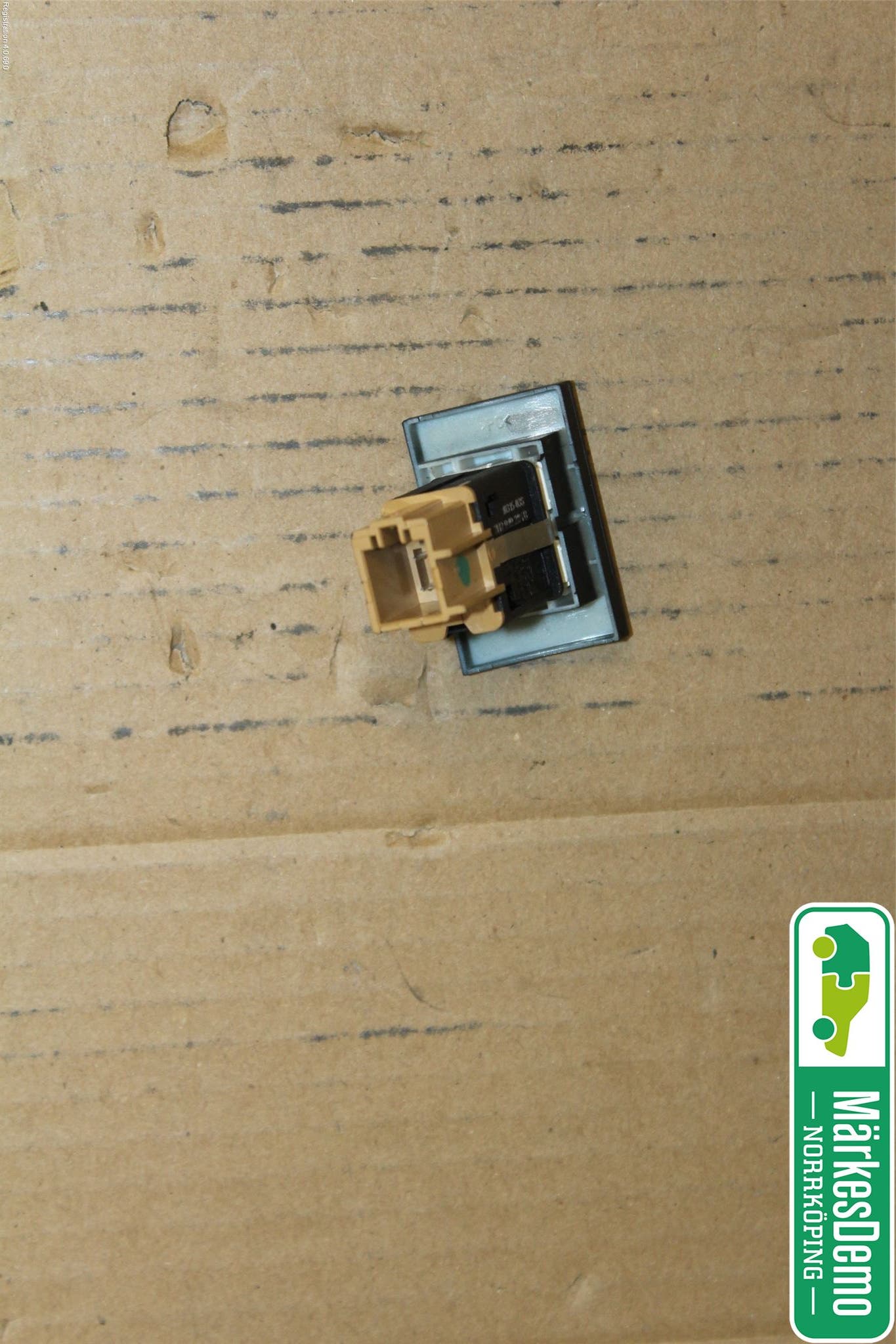 Volkswagen VW AMAROK 2H 10-22 Strömställare Parkeringshjälp