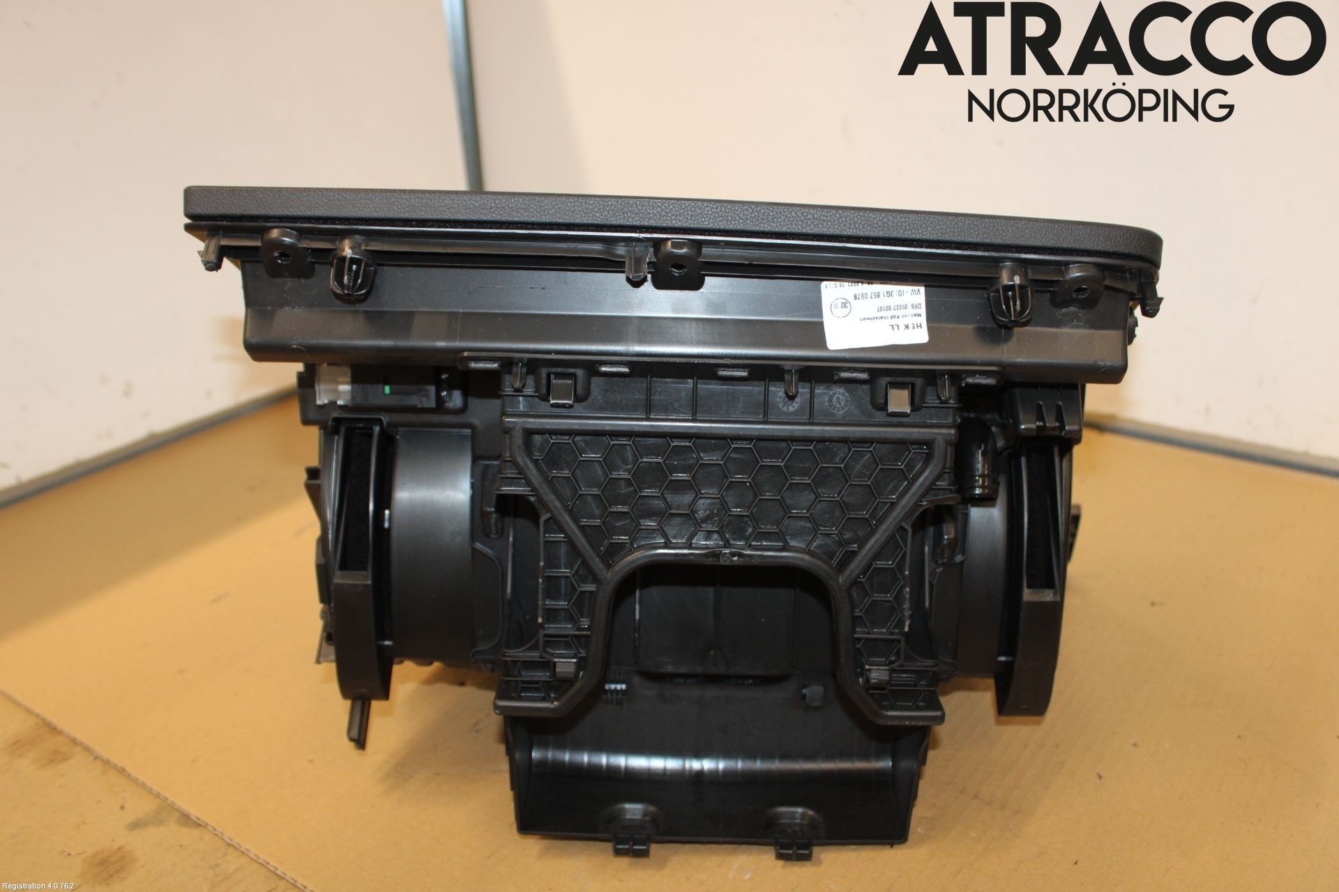 Volkswagen VW PASSAT 20-24 Handskfack