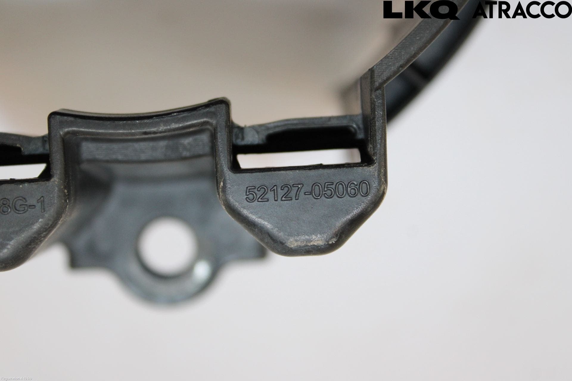 Toyota AVENSIS 09-15 Dimljussarg Fram