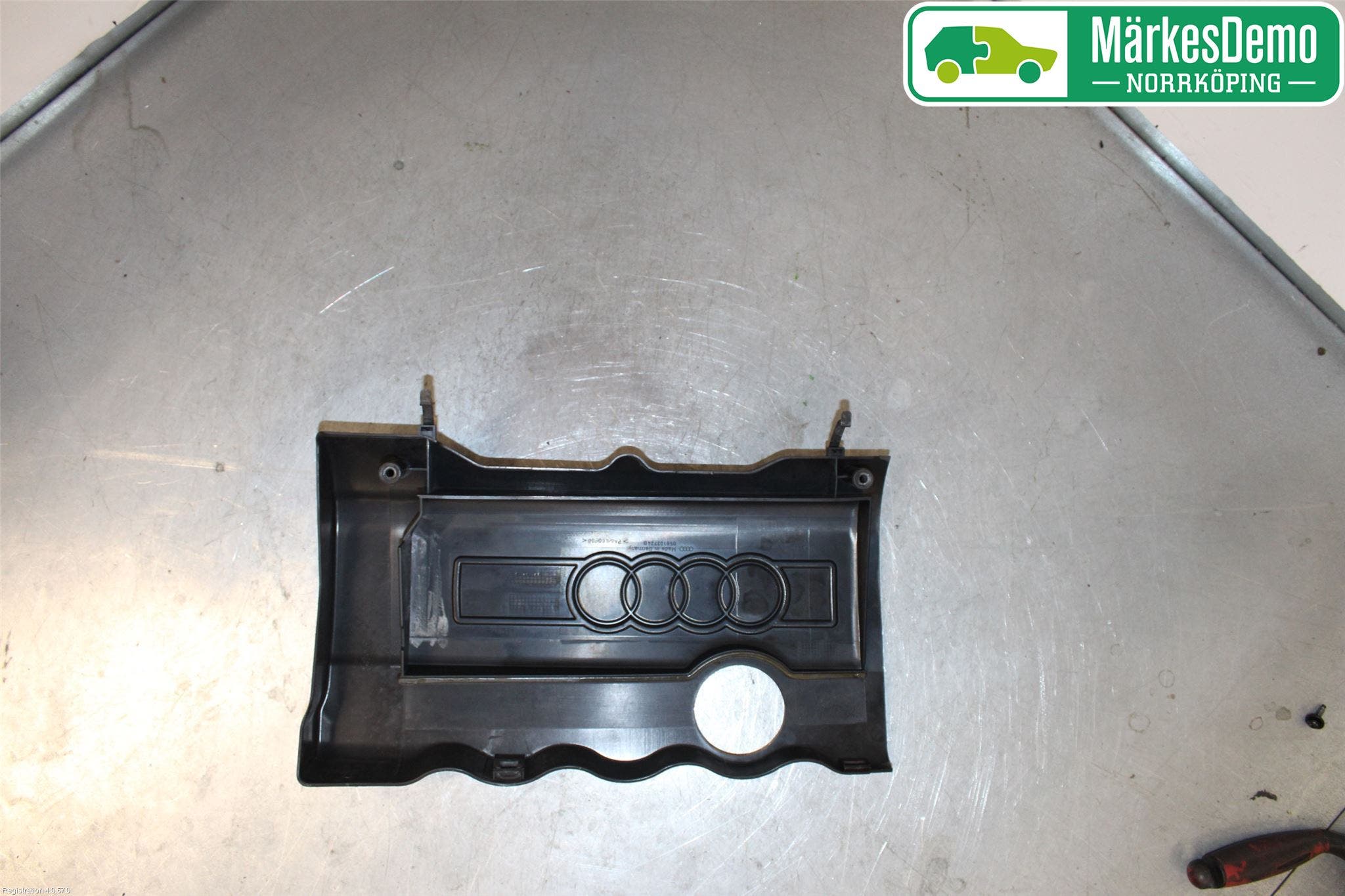 Audi A4/S4 94-99 Motorkåpa