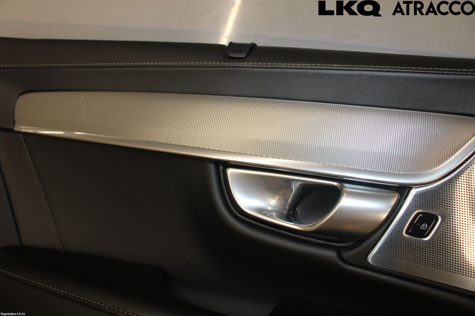 Volvo V90 CROSS COUNTRY 17->> Dörrklädsel Vä