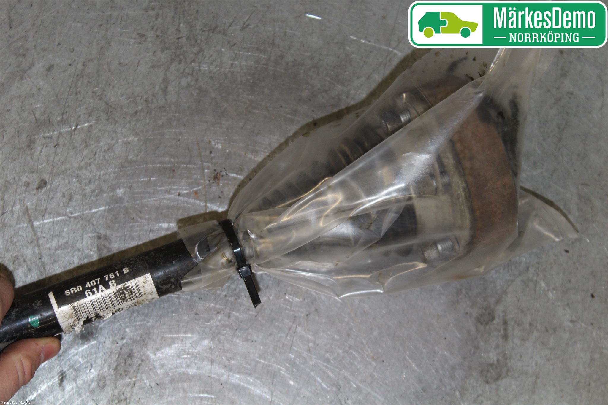 Volkswagen VW POLO 10-17 Drivaxel Fram Vänster
