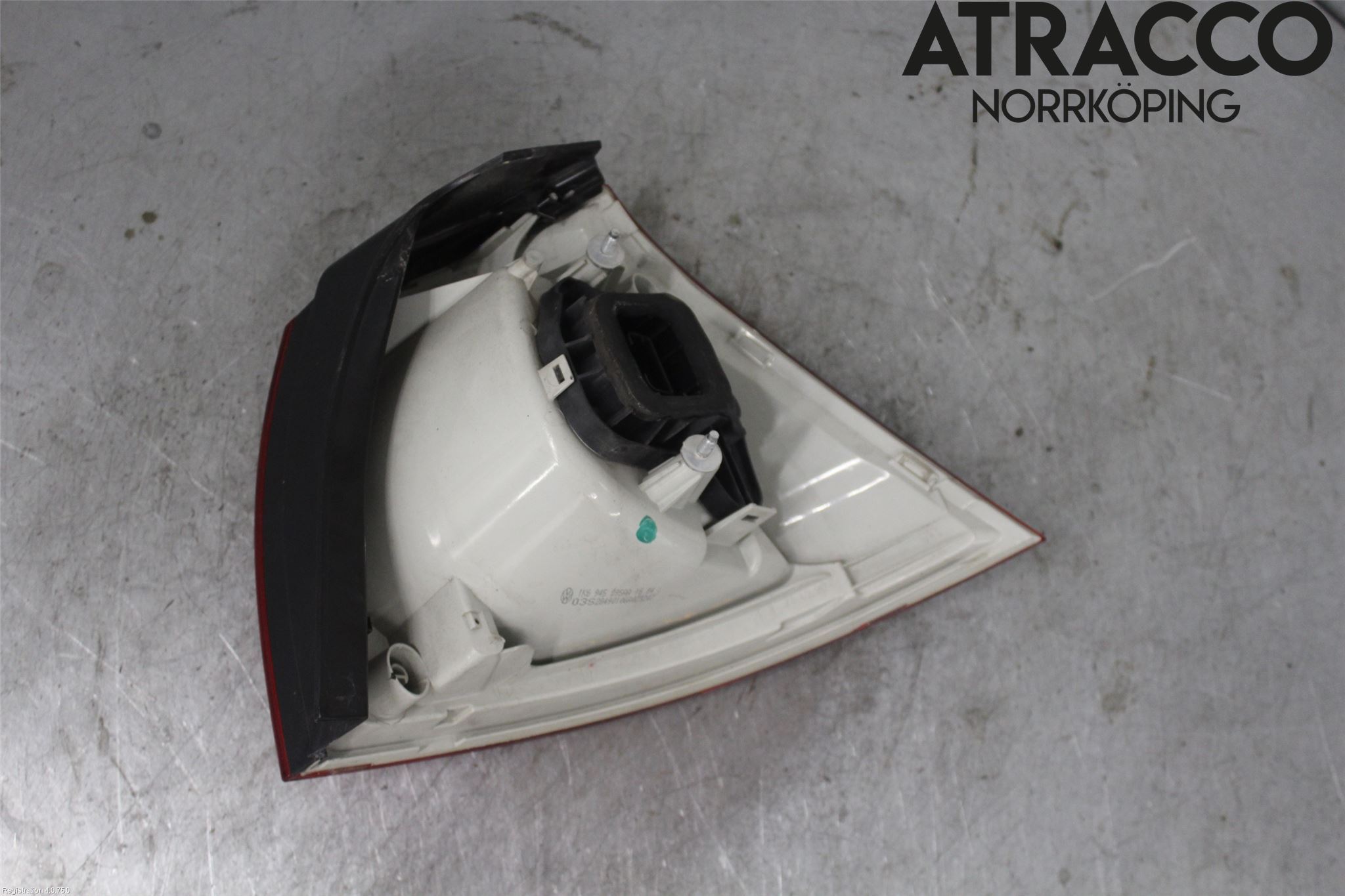 Volkswagen VW GOLF V 04-09 Bakljus Vänster