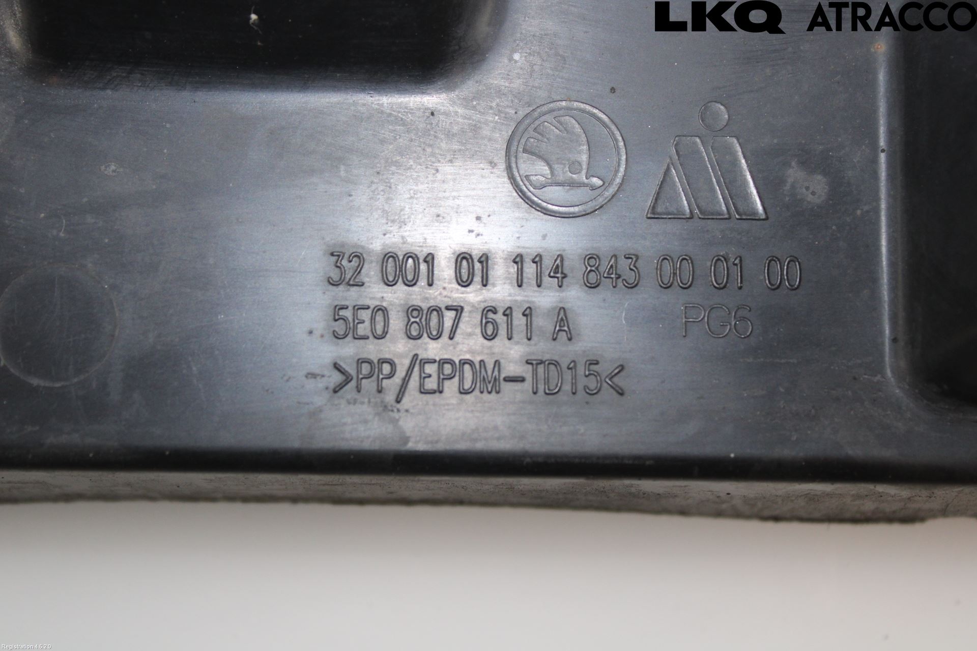 Skoda OCTAVIA (5E) 13-20 Hasplåt Plåt-Plast