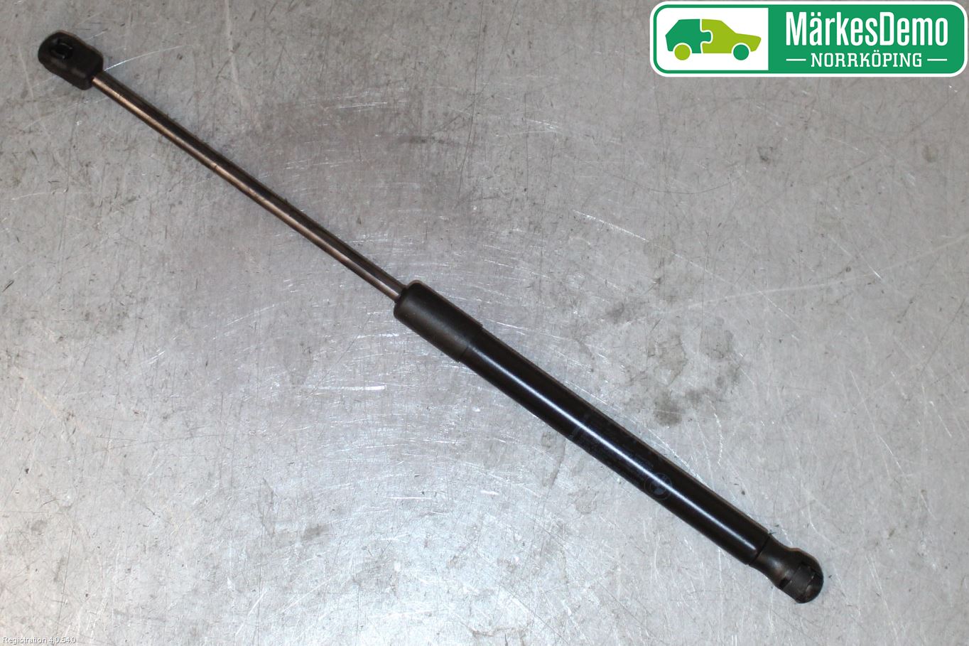 BMW X6 E71/E72   08-14 Gasfjäder Motorhuv