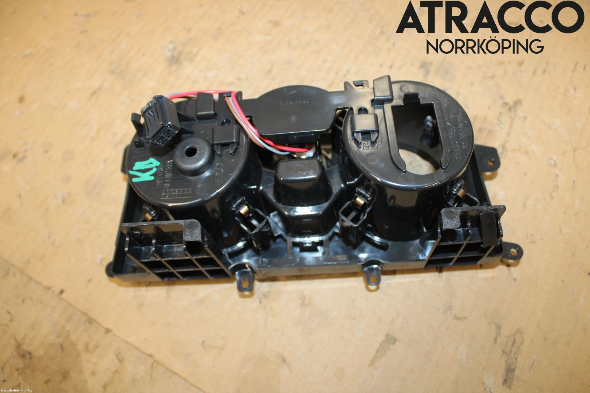 Audi A6 F2/C8 19- Mugghållare