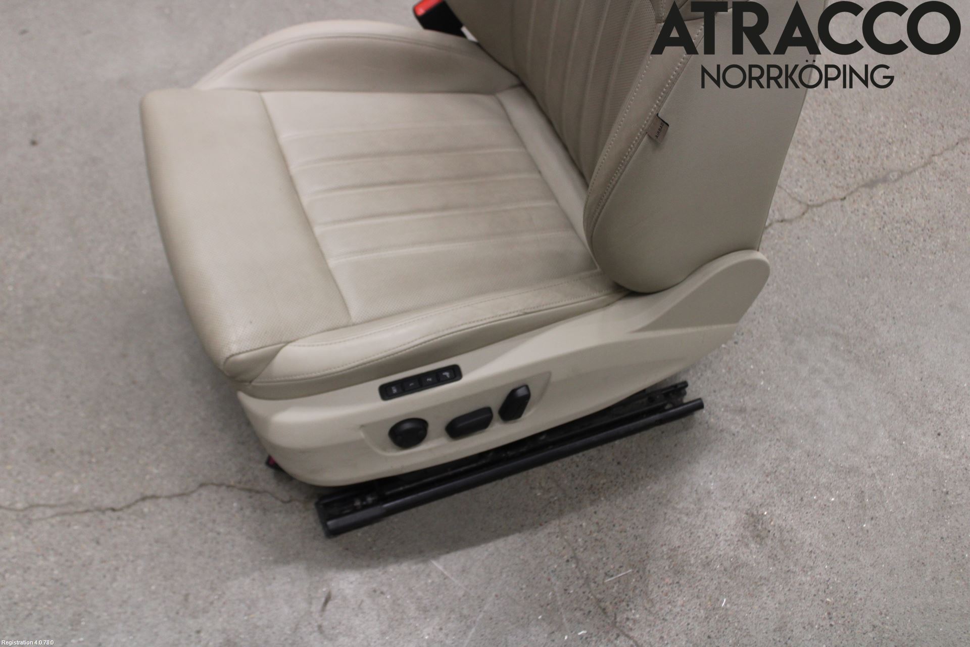 Skoda SUPERB 16-24 Inredning Stol Fram Vä